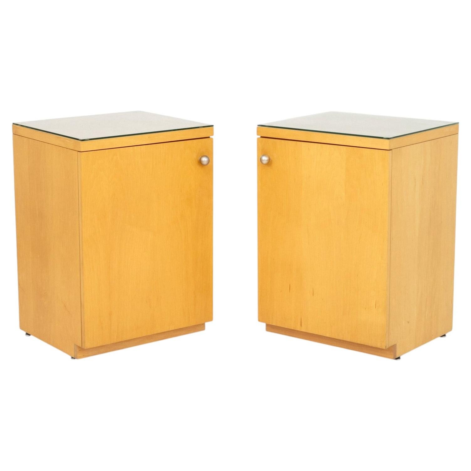 Par de armarios de madera clara de estilo Art Déco, inspirados en Donald Deskey