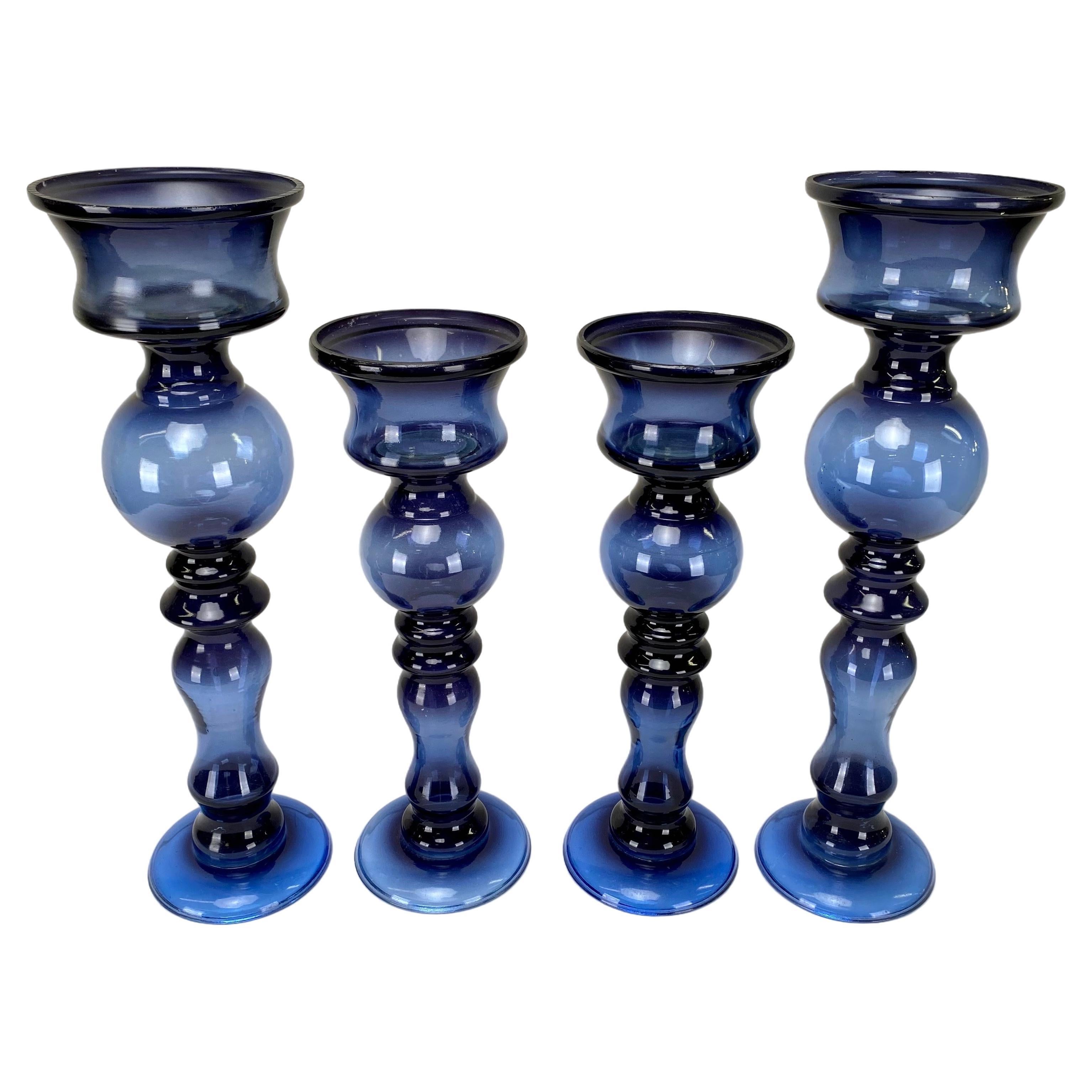 Art Deco Stil Blaue Blase Design Kerzenhalter, ein Satz von 4 im Angebot