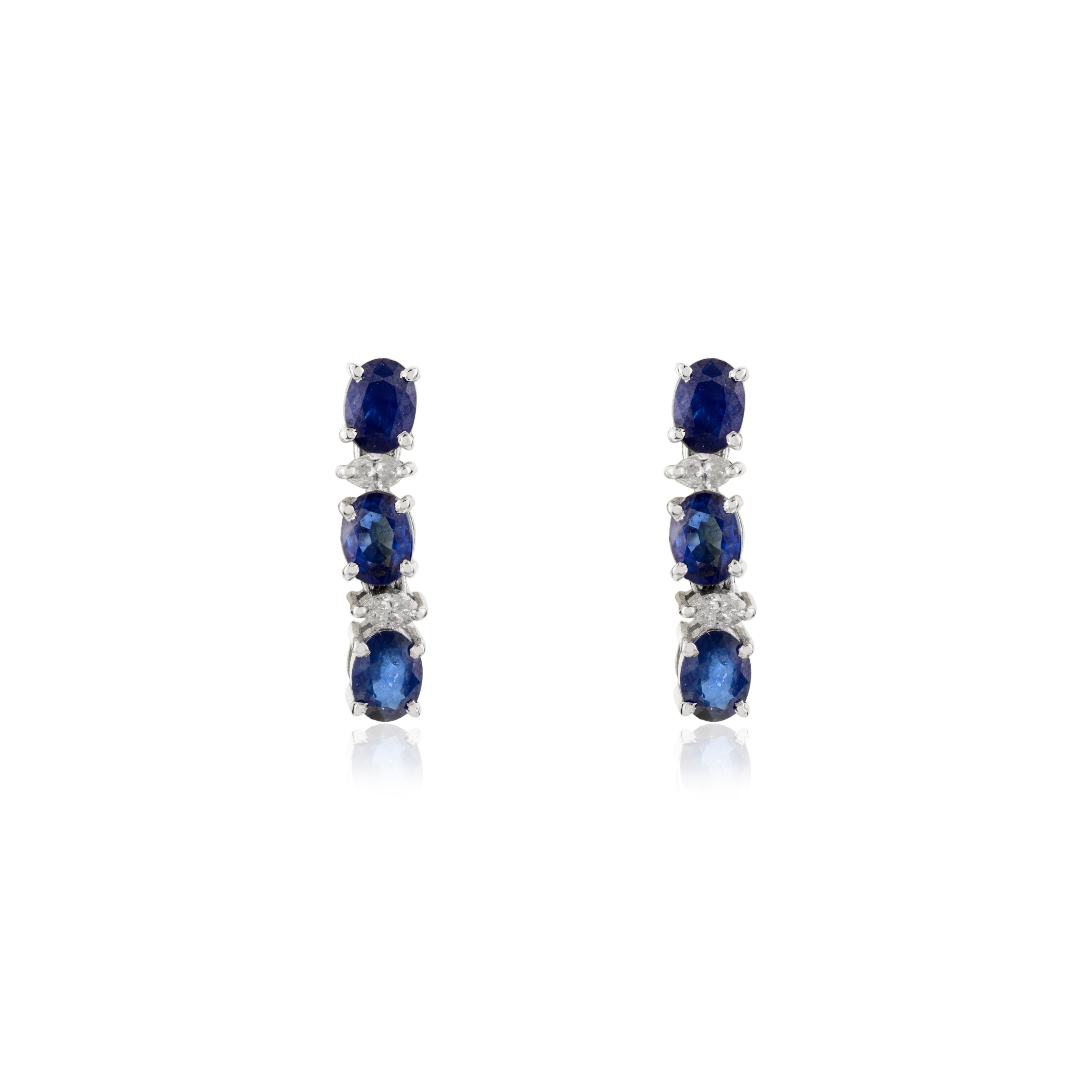 Art Déco Orecchini pendenti con zaffiro blu in stile Art Deco e diamante a raggiera in oro bianco 14k in vendita