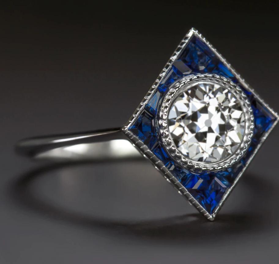 Taille vieille mine Bague de style Art déco en saphir bleu taille vieille mine et diamants en vente
