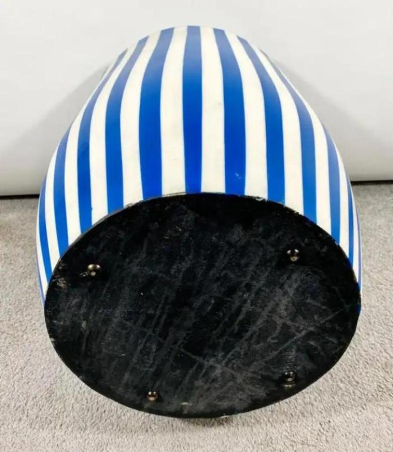Paire de tables d'appoint ou de tabourets en résine cylindrique bleu et blanc de style Art Déco en vente 3