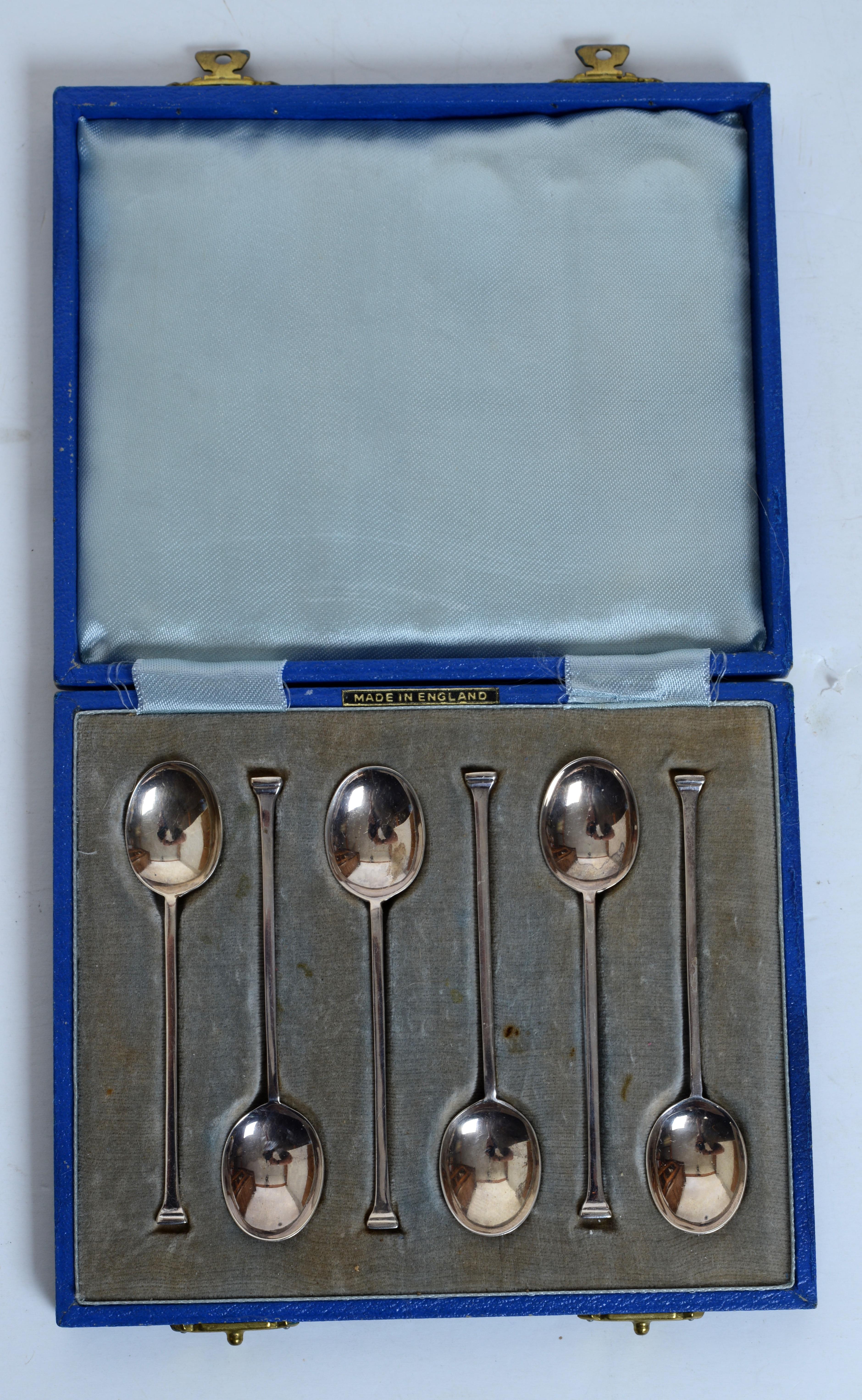 English Art Deco Style Boxed Set Barker Brothers Ltd. Silver Sterling Demitasse Spoons For Sale