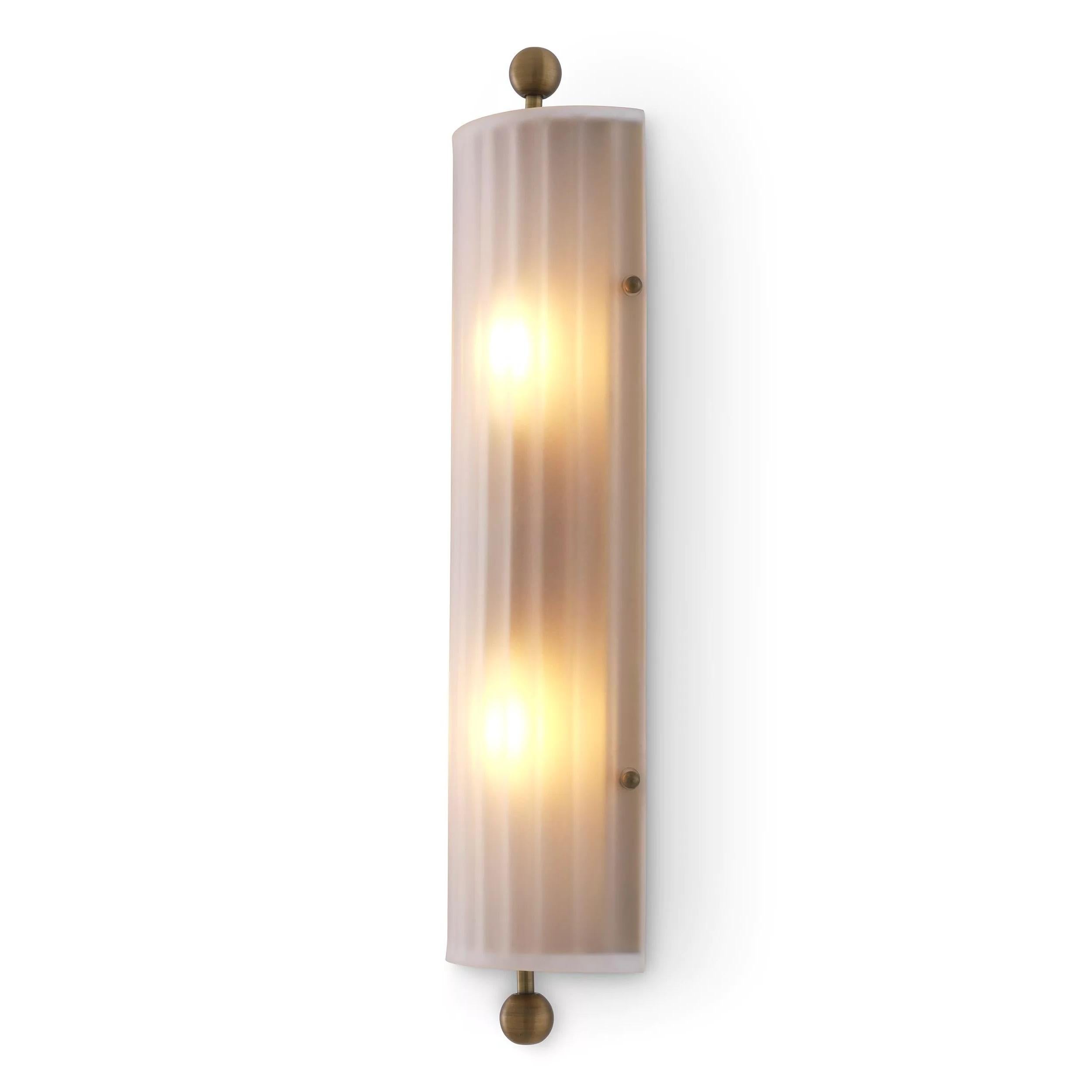 Art Deco Style Brass and Textured Glass Curved Wall Light In New Condition In Tourcoing, FR