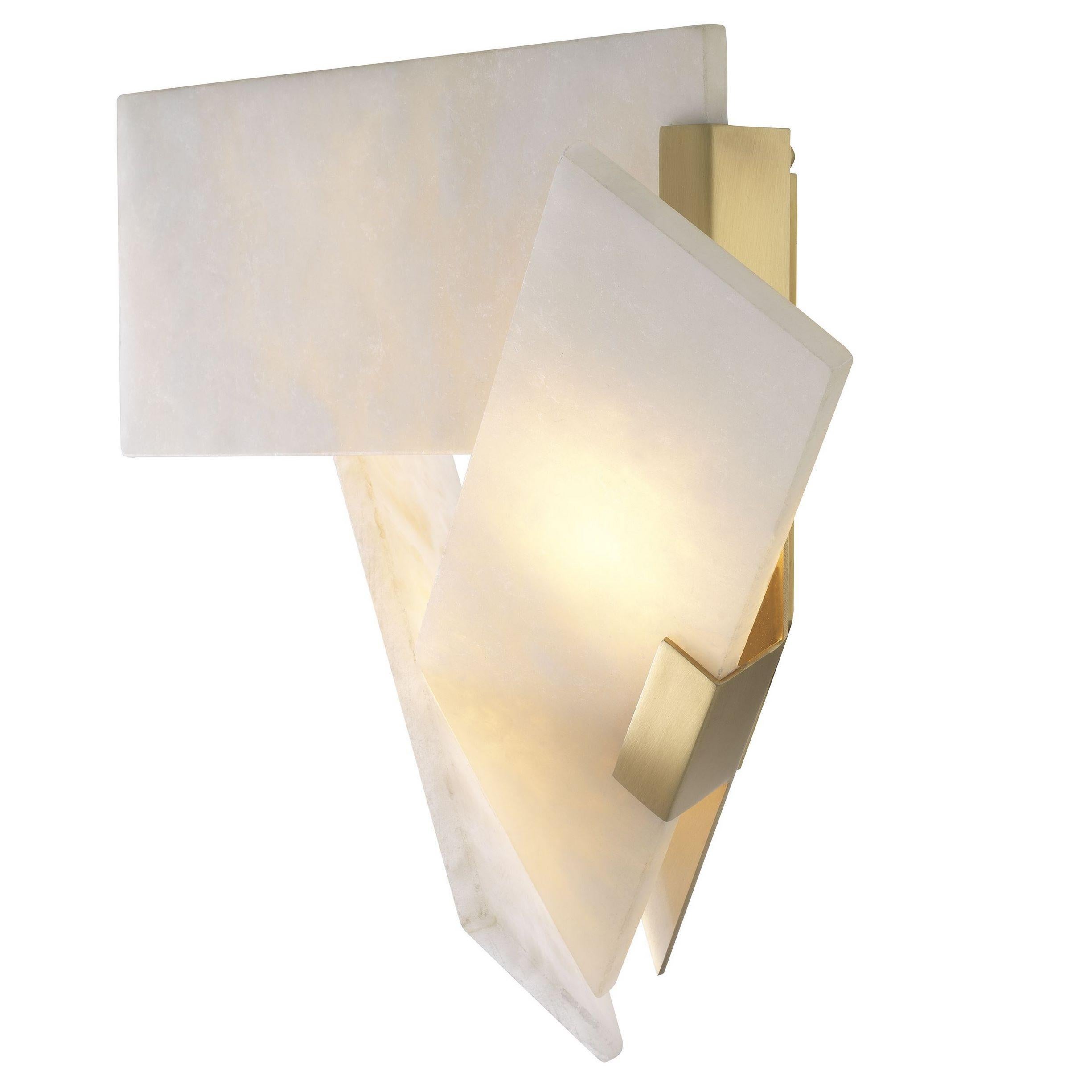 Brass and white alabaster wall light, elegant, presence and class all in transparency. New item, never used.
