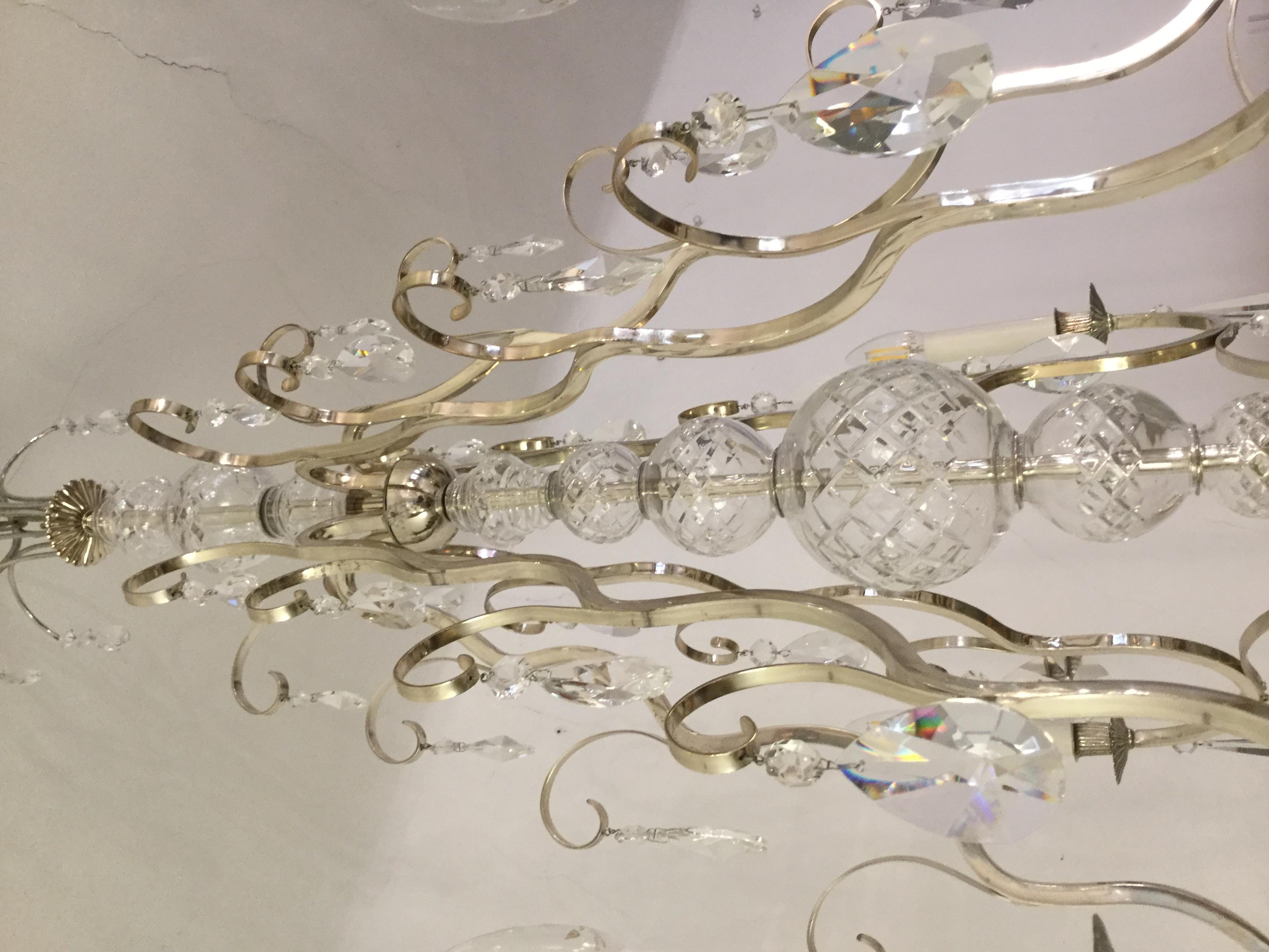 Art Deco Style Brass Crystal Glass Chandelier, Re Edition In New Condition For Sale In Vienna, AT