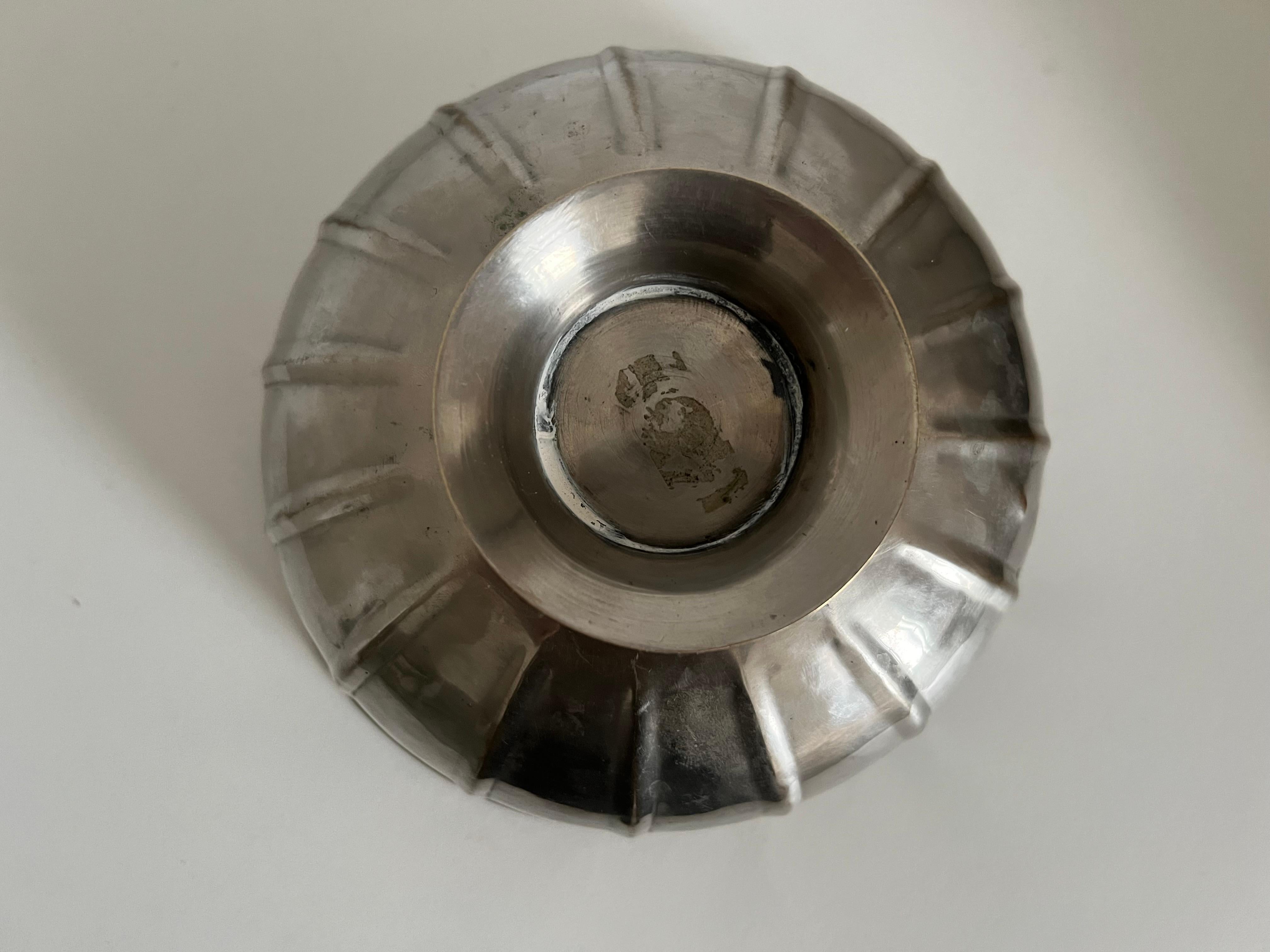 Art Deco Stil Messing gehämmert Schale Argentinien ca' 1930's im Angebot 1