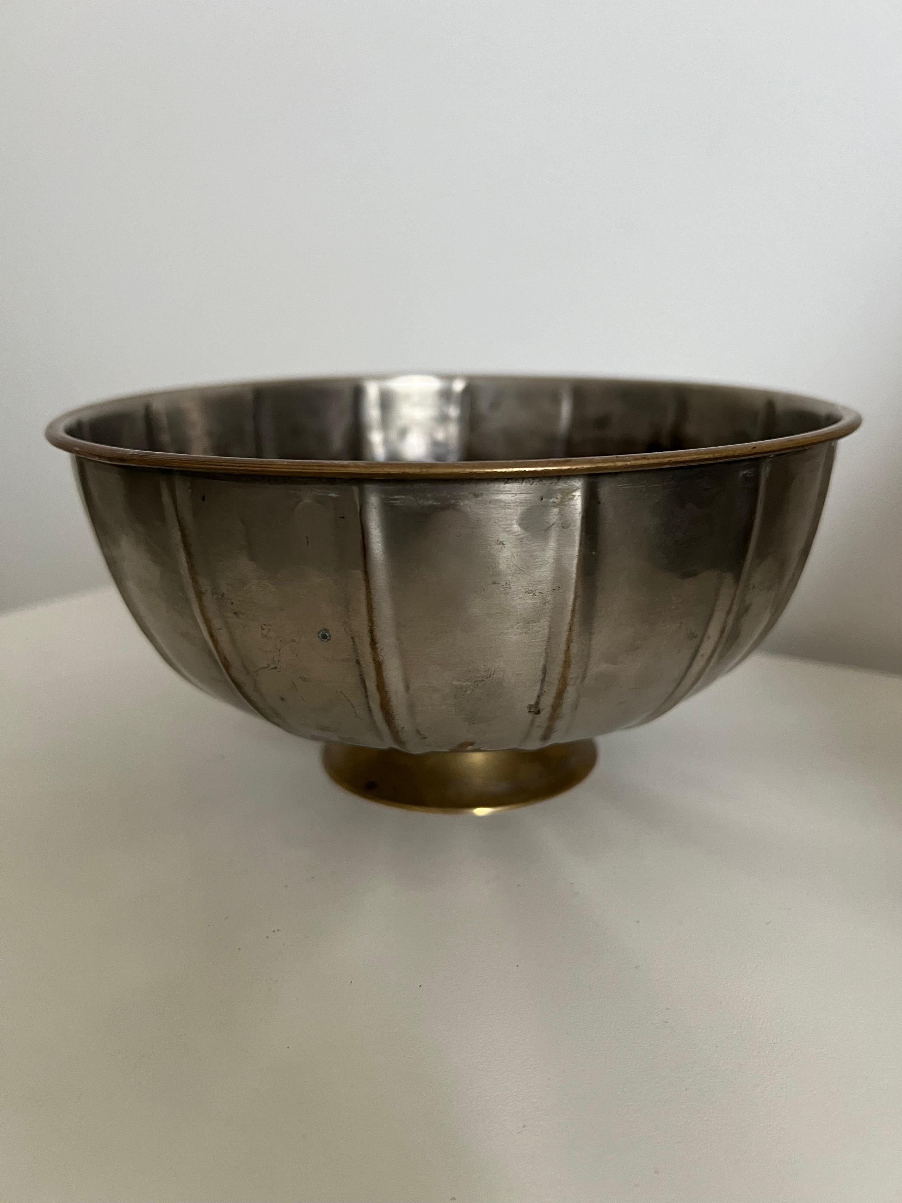 Art Deco Stil Messing gehämmert Schale Argentinien ca' 1930's im Angebot 2