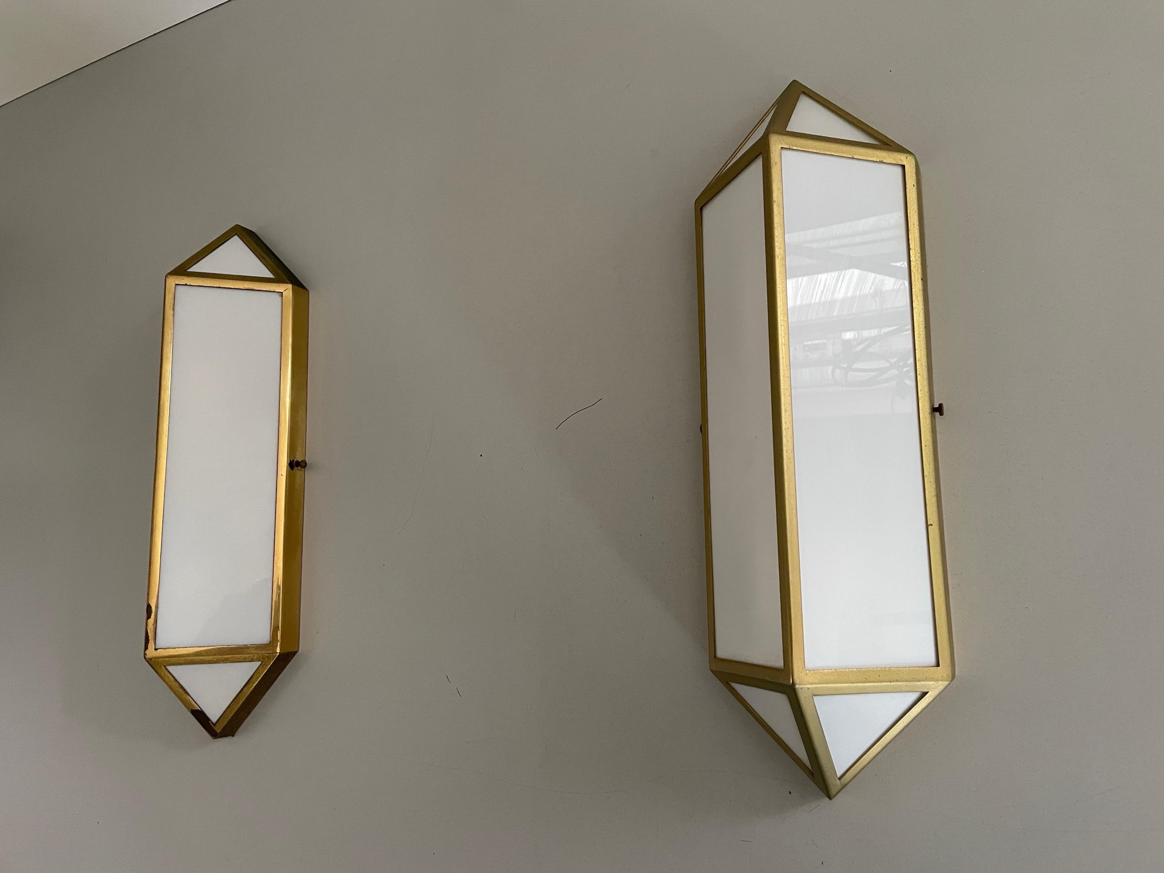 Art Deco Style Brass and Glass Pair of Sconces, 1950s, Germany In Excellent Condition For Sale In Hagenbach, DE