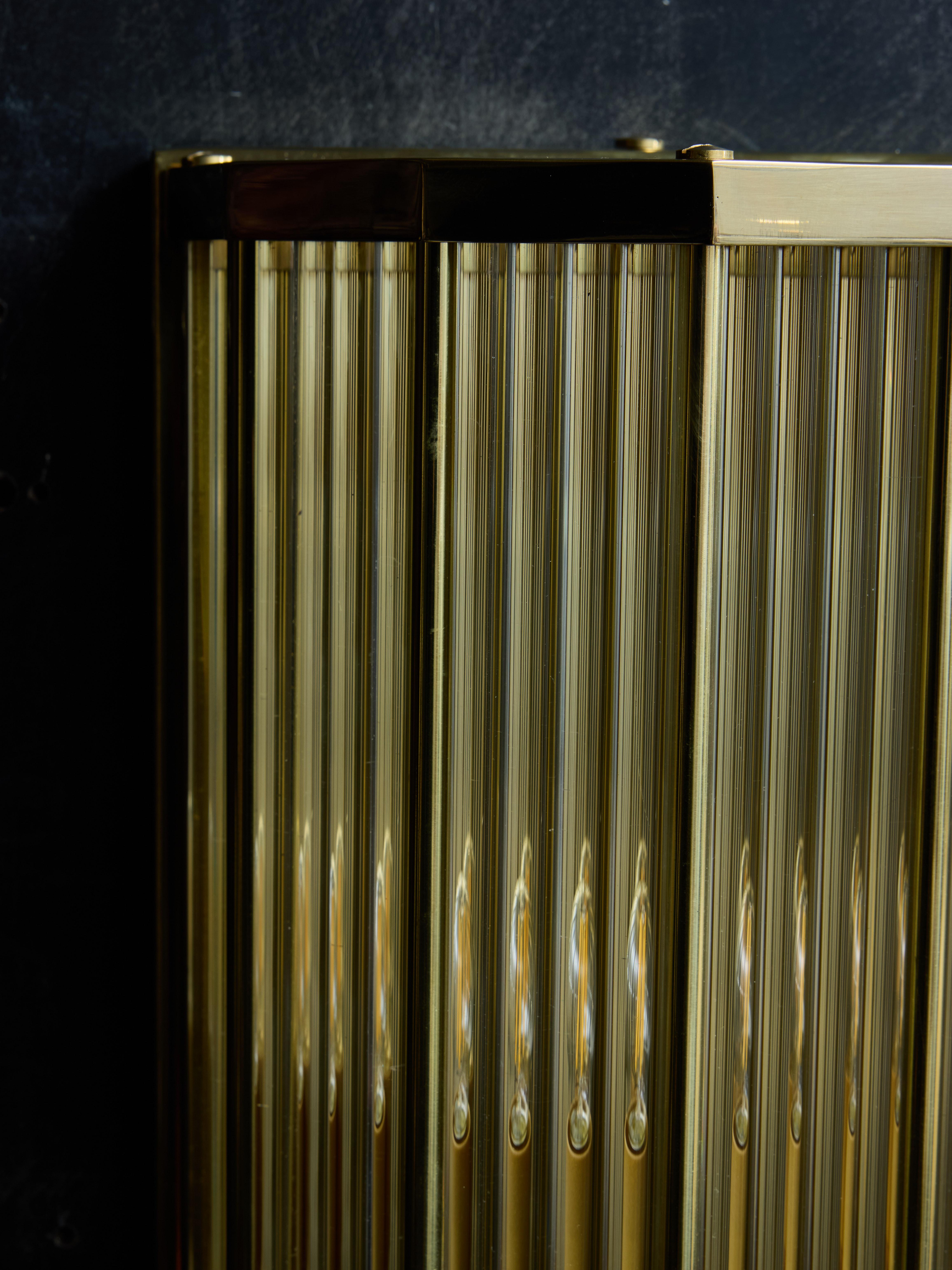 Apliques de latón estilo Art Déco con varillas de cristal Siglo XXI y contemporáneo en venta