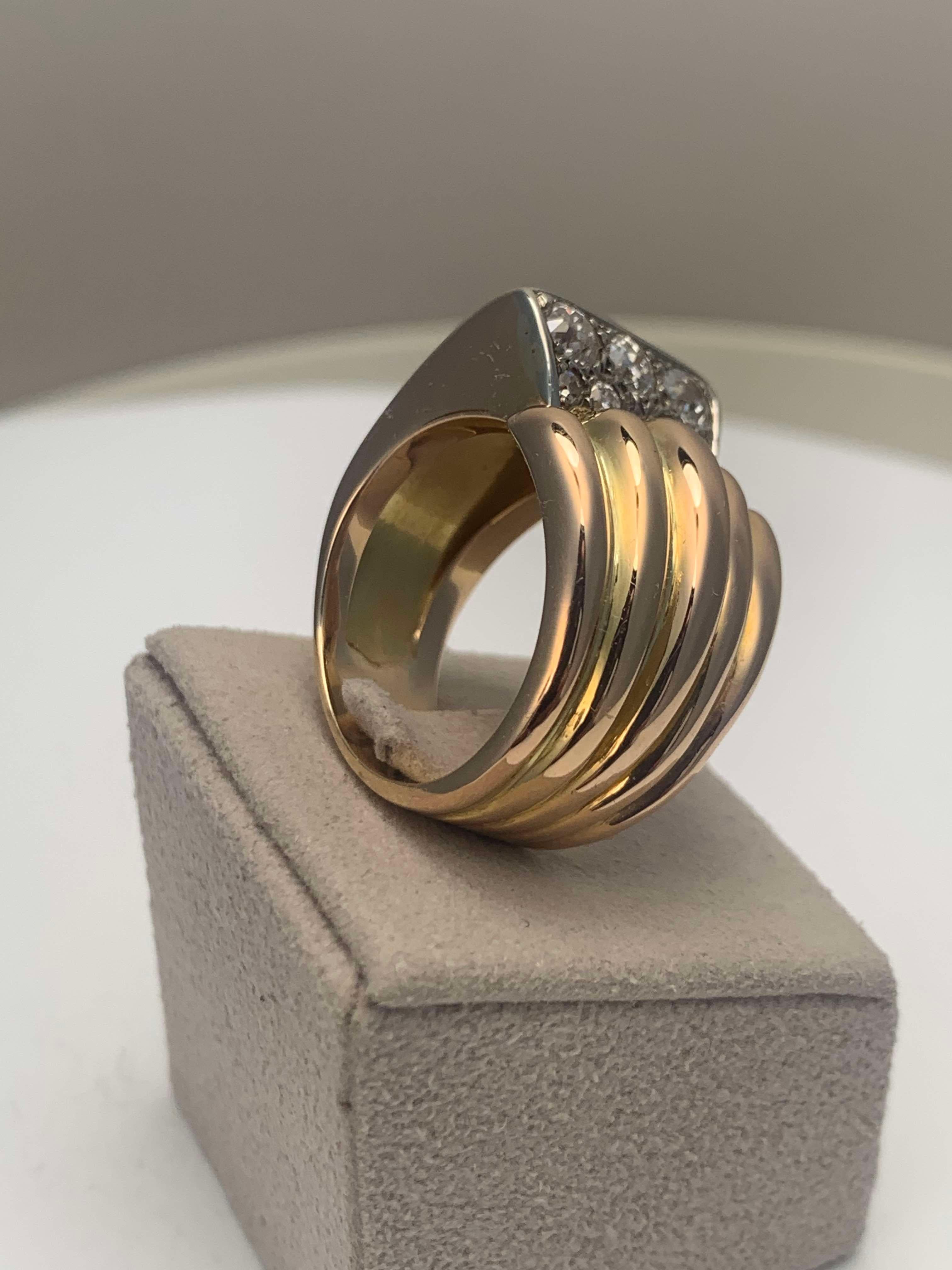 Anillo de Oro Rosa con Diamantes Brillantes Estilo Art Déco en venta 2