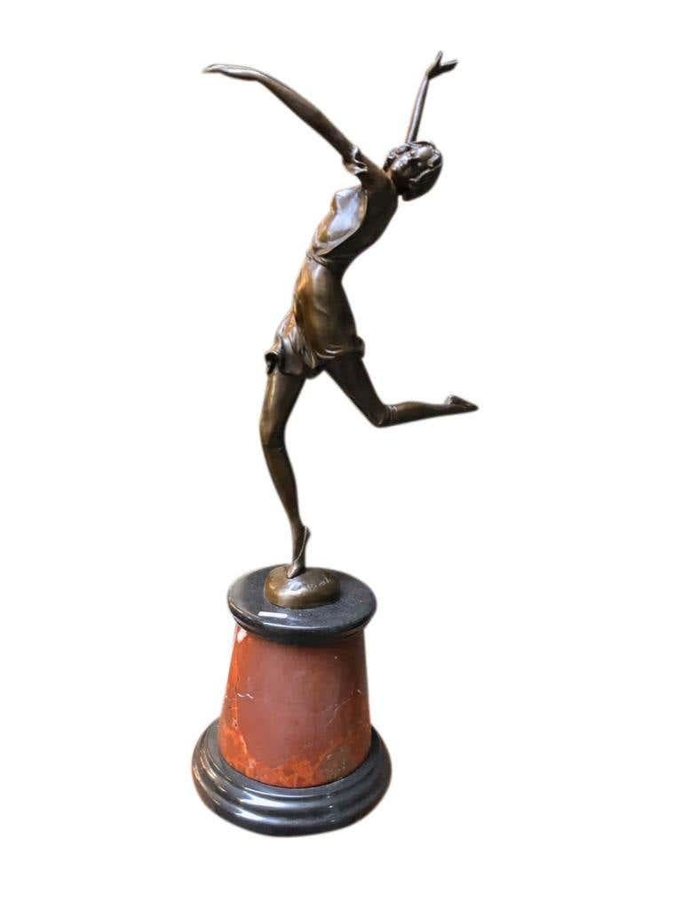 20ième siècle Danseuse en bronze de style Art déco par Bruno Zach, 20e siècle