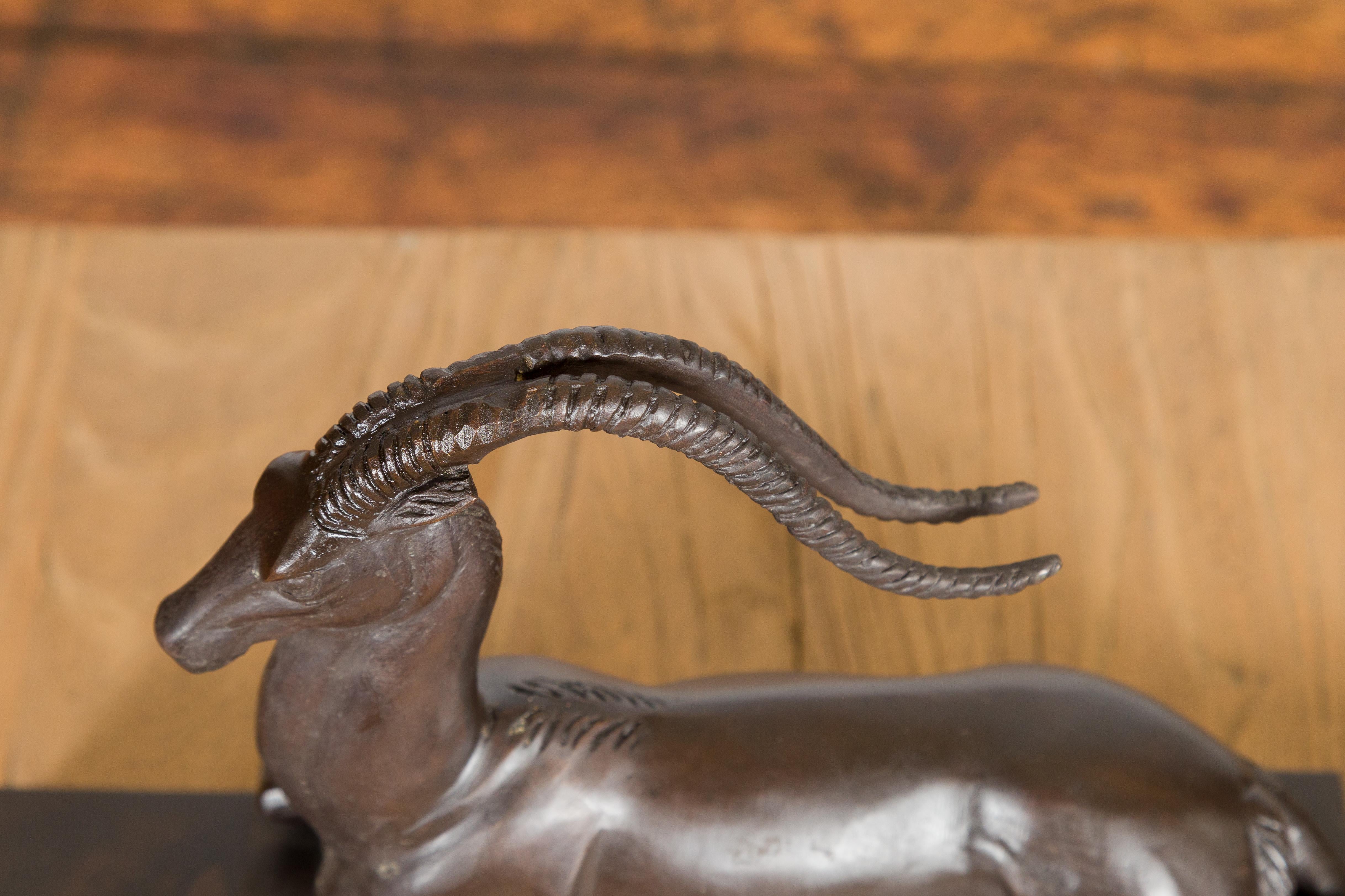 Bronze Gazelle im Art-déco-Stil auf gestufter Sockel nach Pierre Le Faguays 5