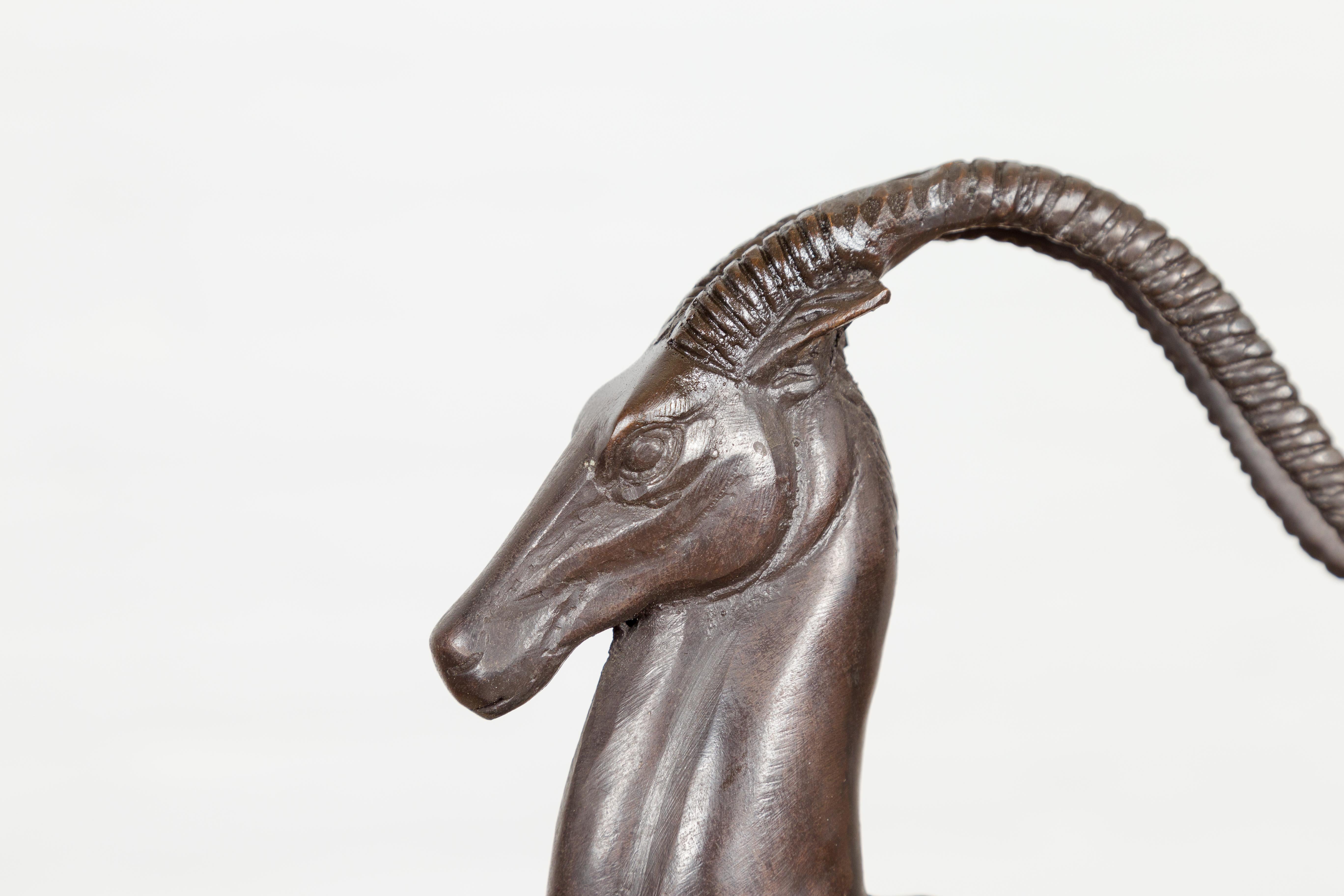 Bronze Gazelle im Art-déco-Stil auf gestufter Sockel nach Pierre Le Faguays 3