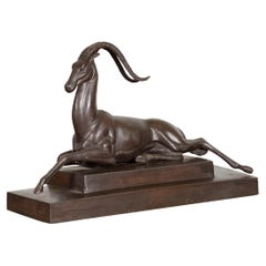 Bronze Gazelle im Art-déco-Stil auf gestufter Sockel nach Pierre Le Faguays