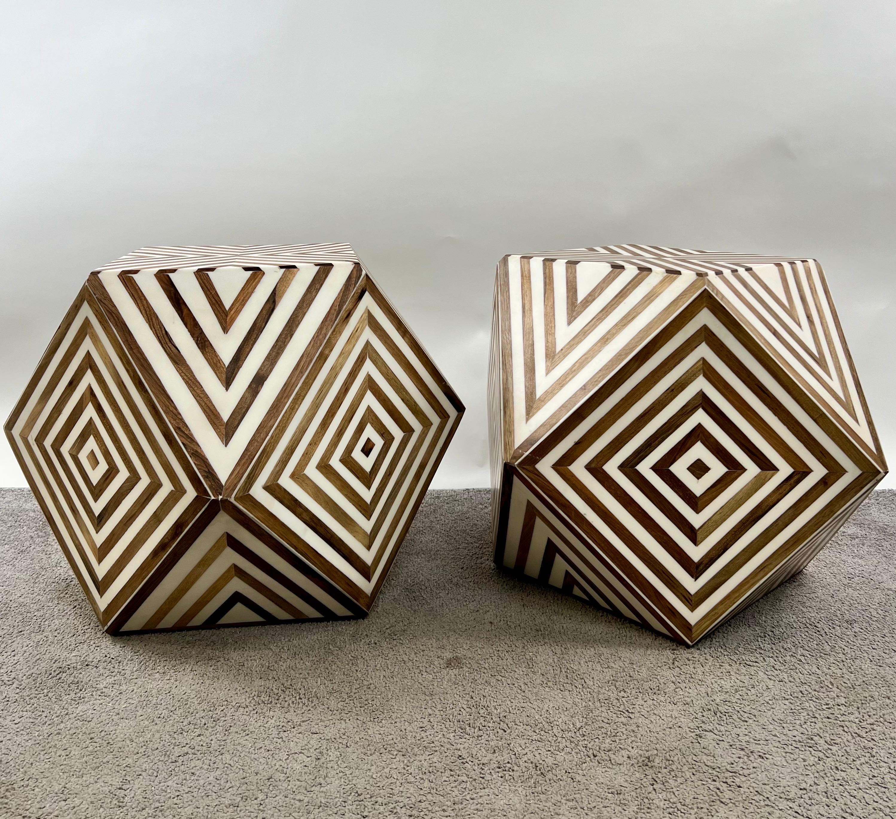 Art Deco Style Brown & White Sculptural Resin & Walnut Side or End Table, a Pair In Good Condition For Sale In Plainview, NY