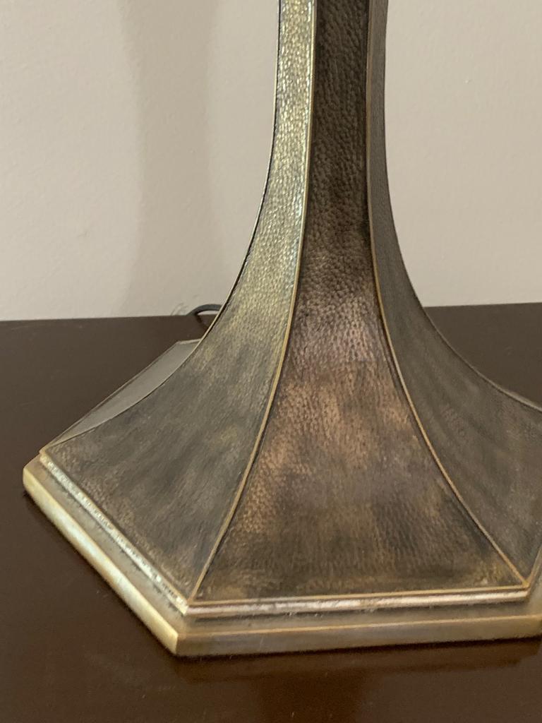 Art Deco Style Brutalist Metal Table Lamp, 1980s In Good Condition For Sale In Montelabbate, PU