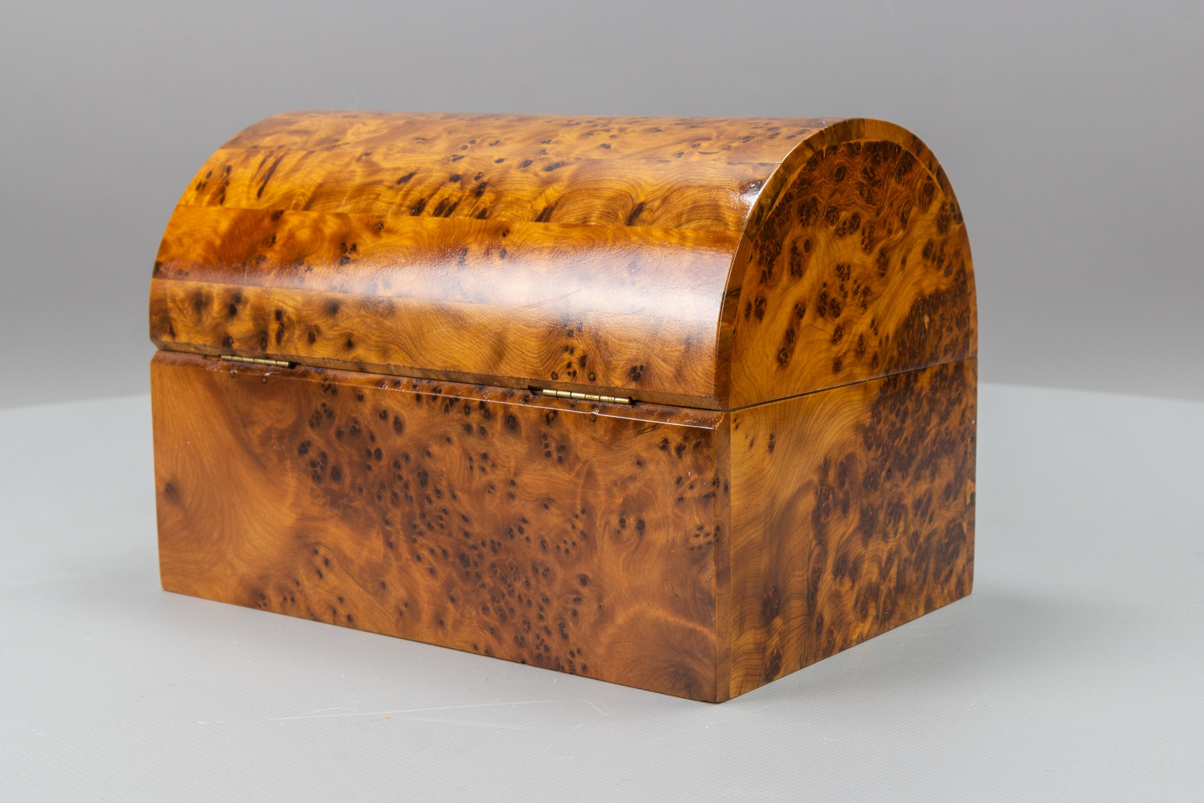 Art Deco Style Burl Wood Dome Top Jewelry Box In Good Condition In Barntrup, DE