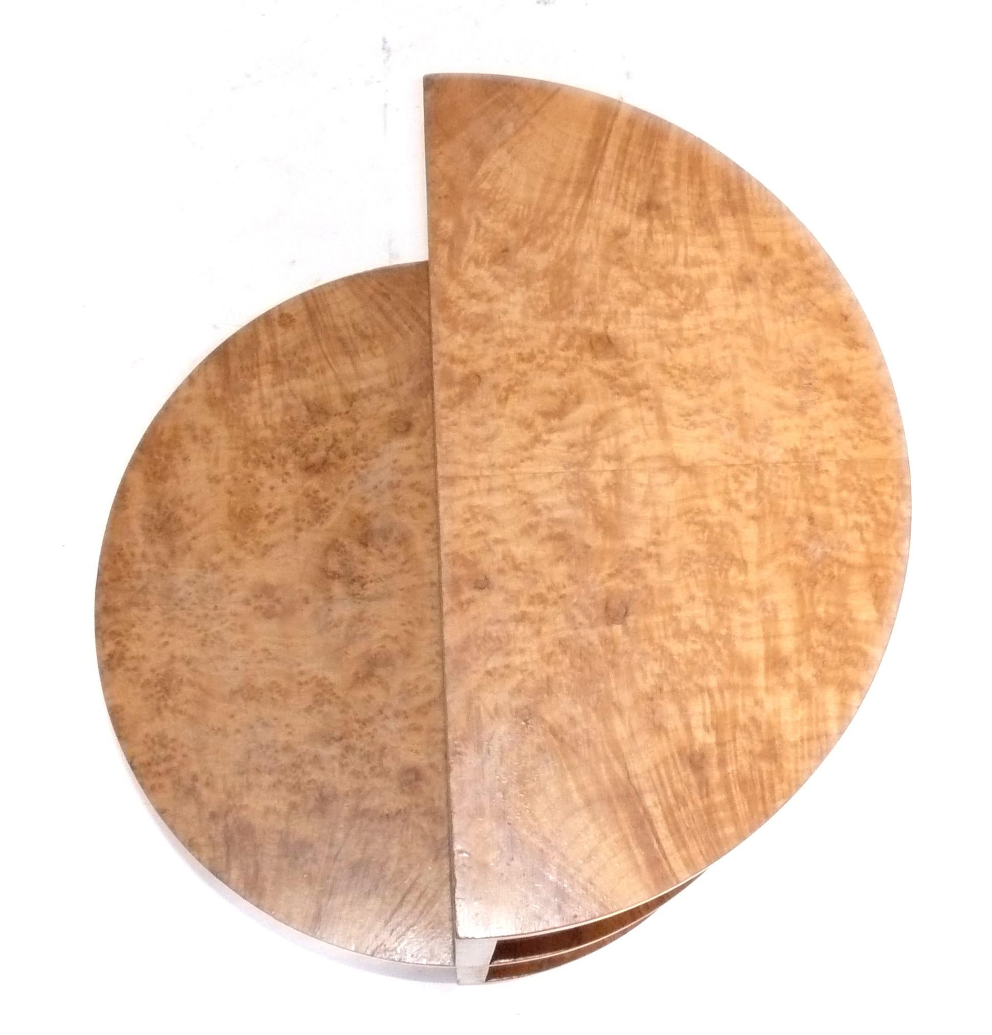 Table d'appoint en bois de ronce style Art Déco Moderne Bon état - En vente à Atlanta, GA