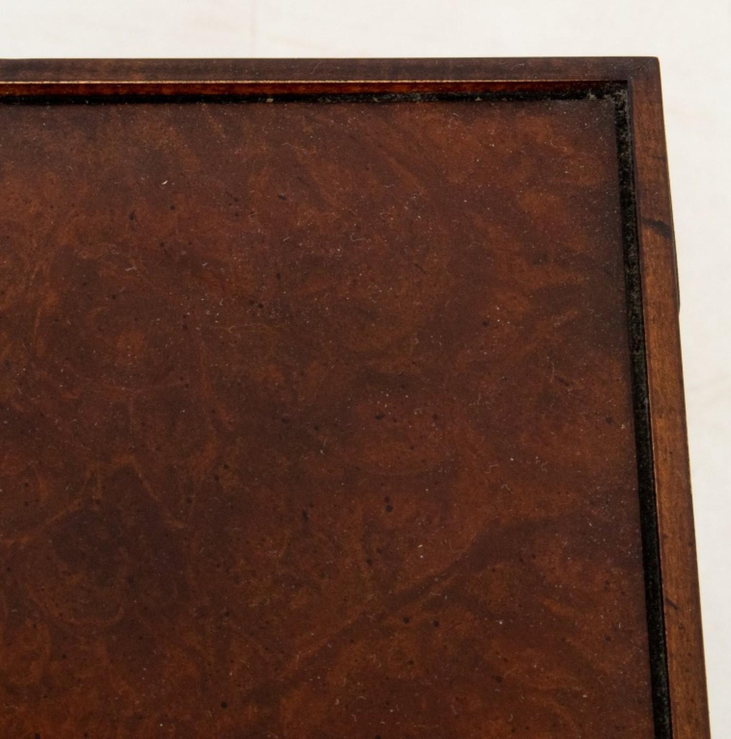 20ième siècle Tables gigognes en bois d'ébène de style Art déco, deux en vente