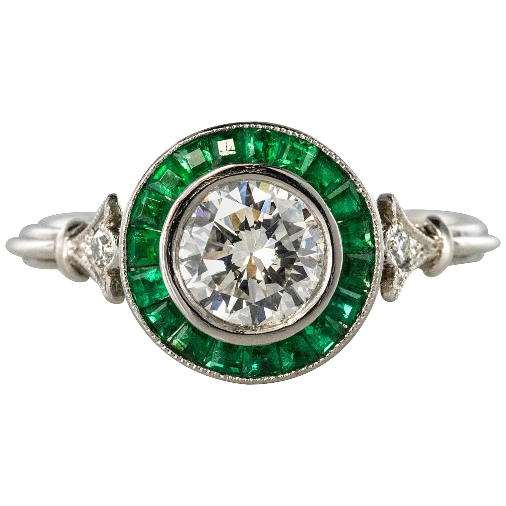 Art Deco Style Calibrated Emerald Diamonds Platinium Cluster Ring