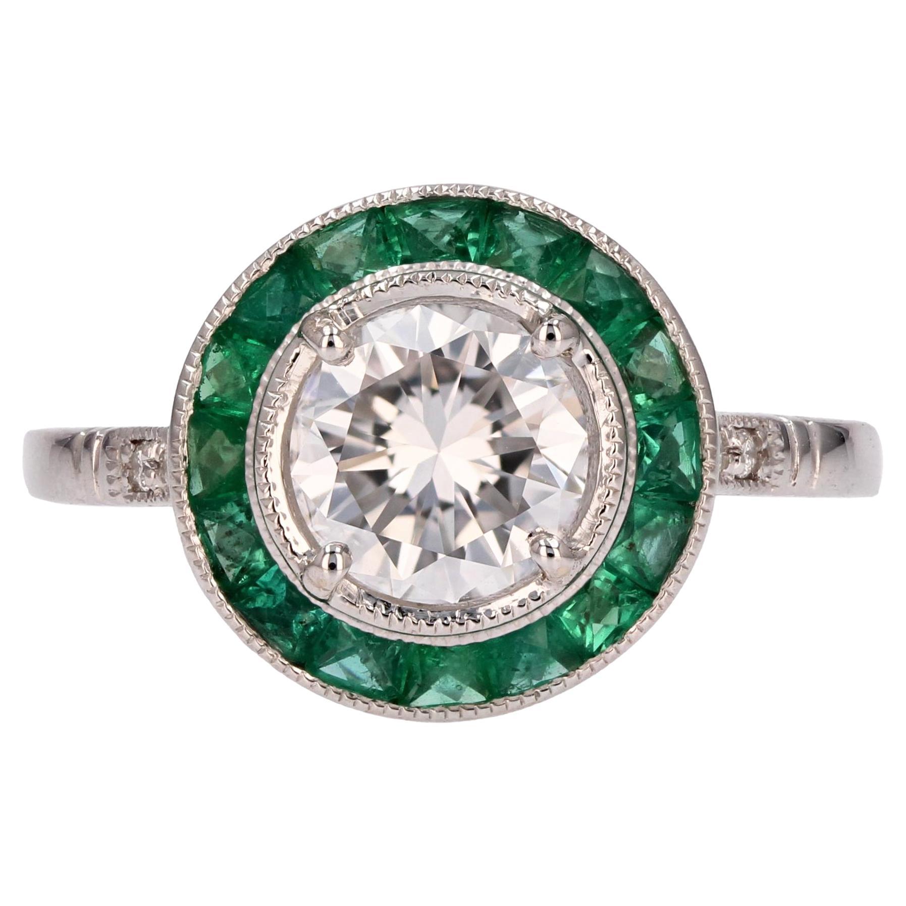 Art Deco Style Calibrated Emerald D.VVS2 Diamonds 18 Karat White Gold Ring