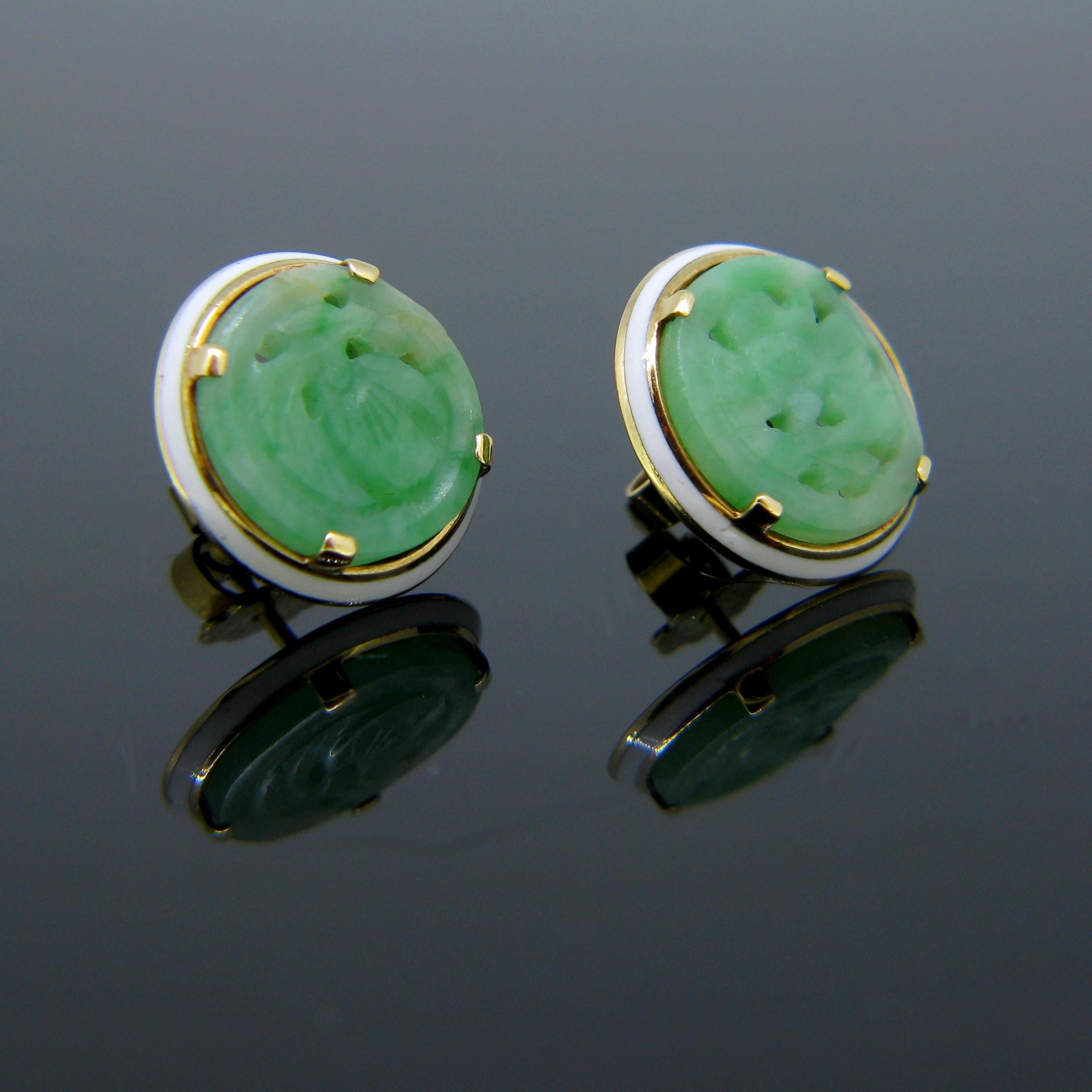 Women's or Men's Art Deco Style Cartier New York Carved Jade Enamel Yellow Gold Earrings