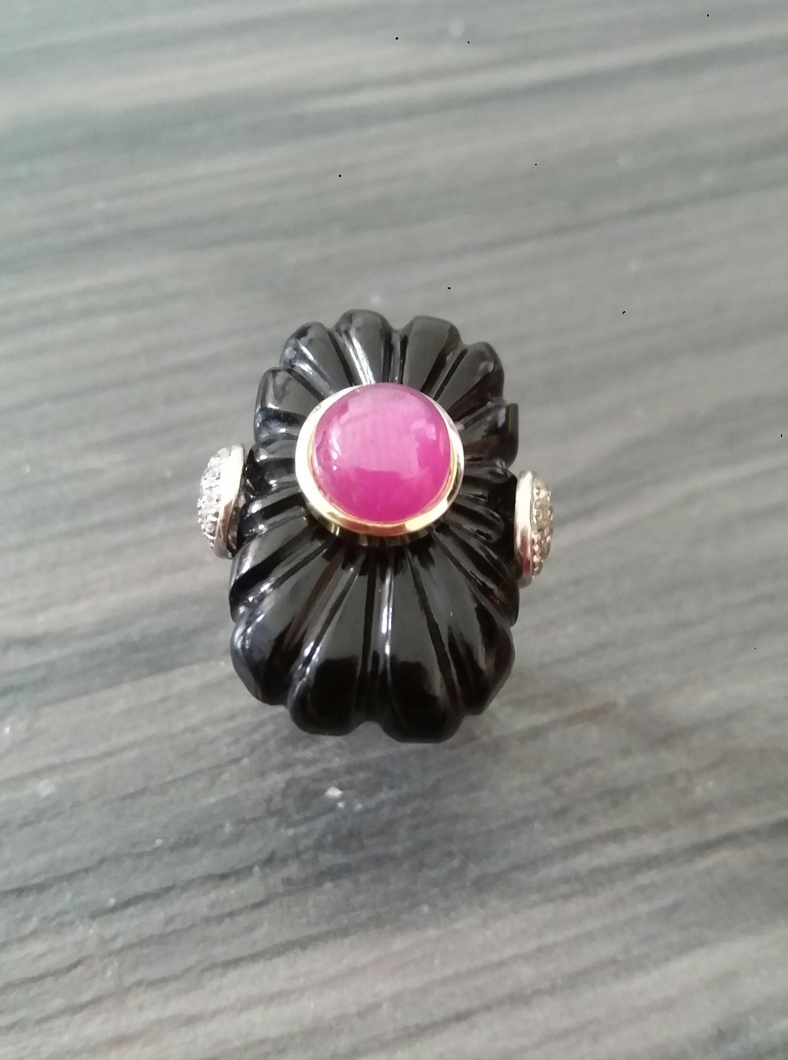 Art Deco Style Carved Black Onyx 14k Gold Ruby Cab Diamonds Cocktail Ring In Excellent Condition For Sale In Bangkok, TH