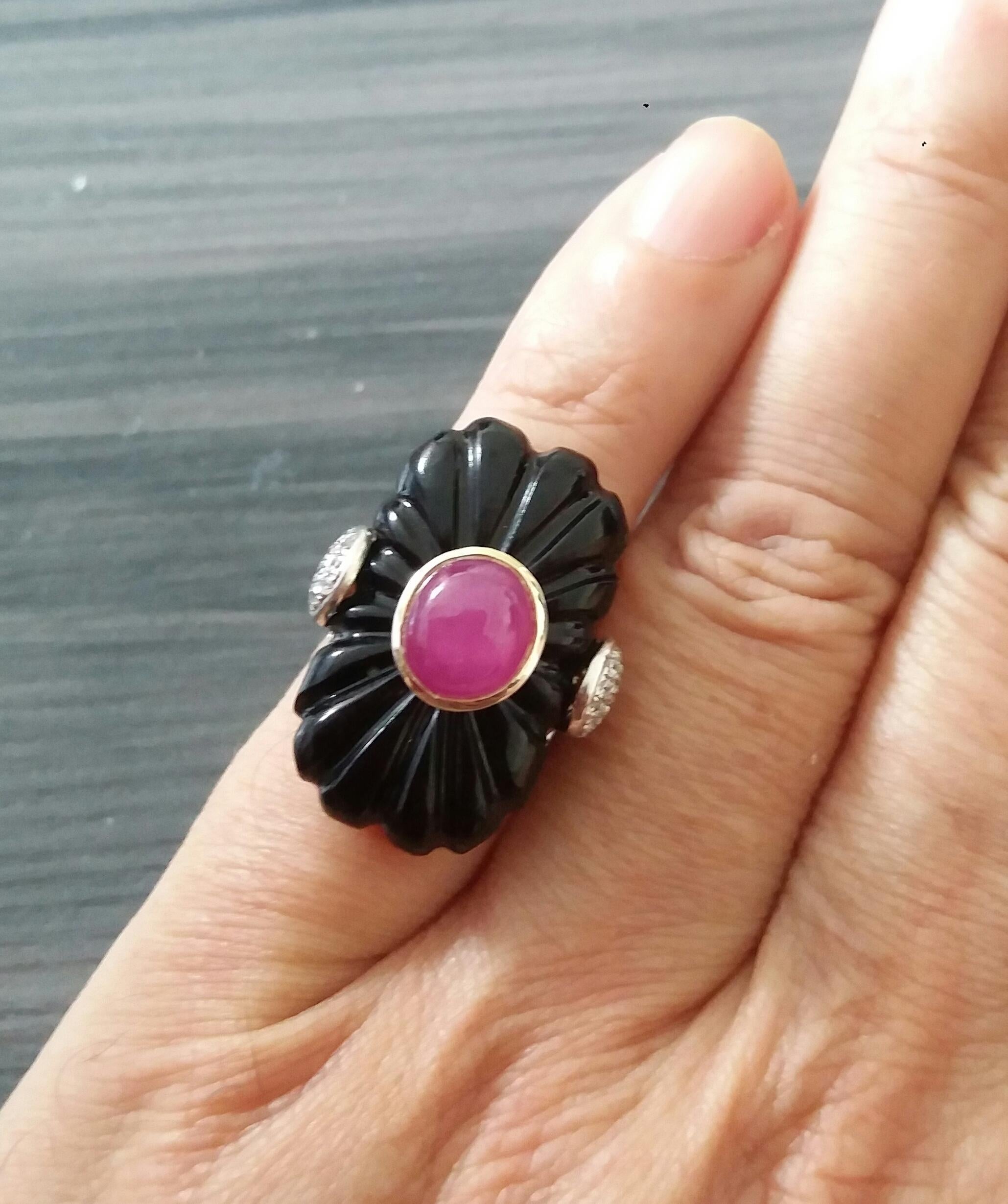 Art Deco Style Carved Black Onyx 14k Gold Ruby Cab Diamonds Cocktail Ring For Sale 2