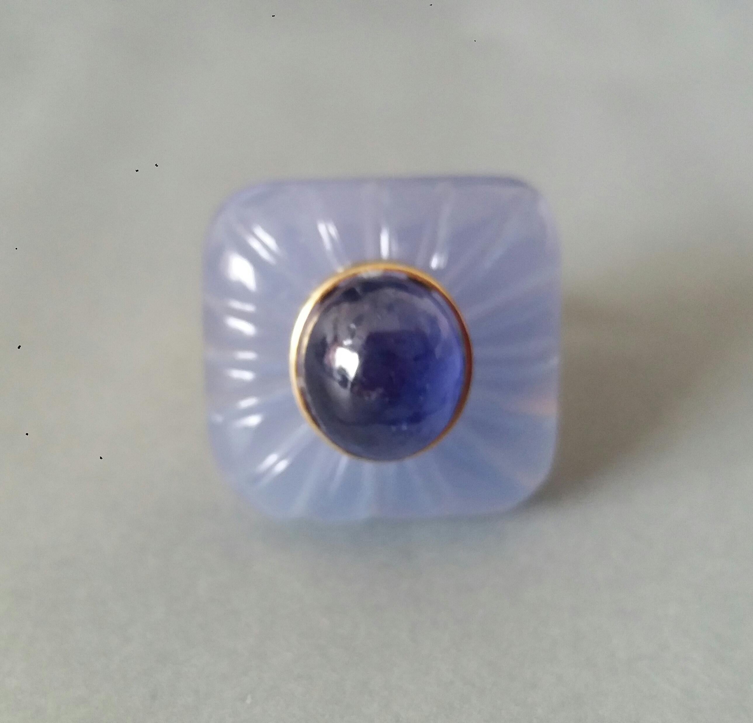 Cushion Cut Art Deco Style Carved Chalcedony Cushion Cab Blue Sapphire Gold Cocktail Ring For Sale