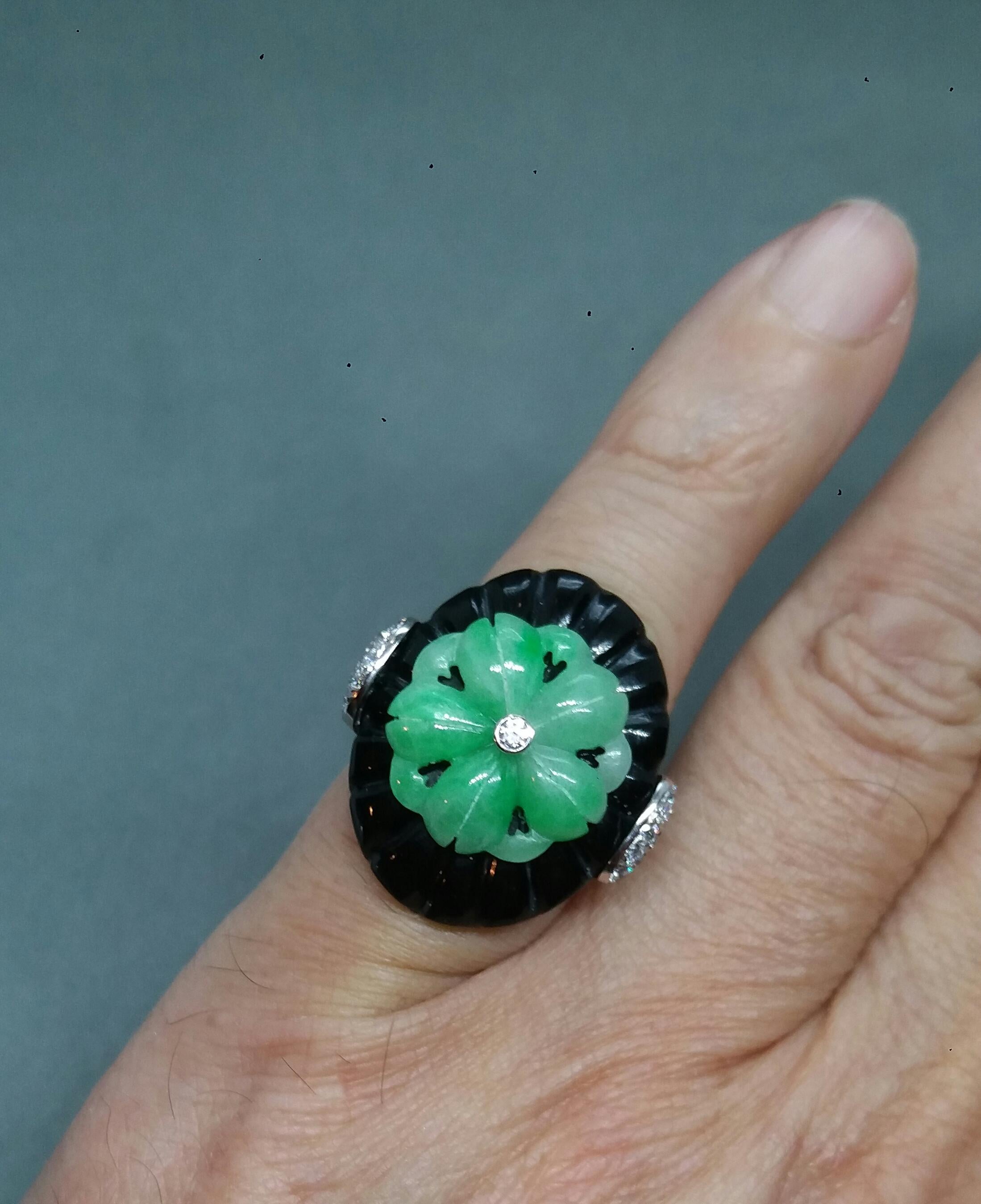 Art Deco Style Carved Jade and Black Onyx 14k White Gold Diamonds Cocktail Ring For Sale 8