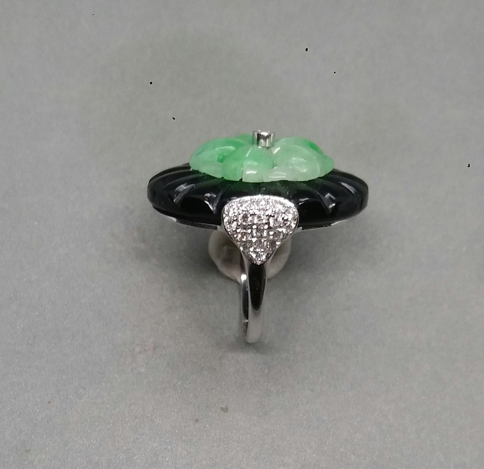 Art Deco Style Carved Jade and Black Onyx 14k White Gold Diamonds Cocktail Ring For Sale 1