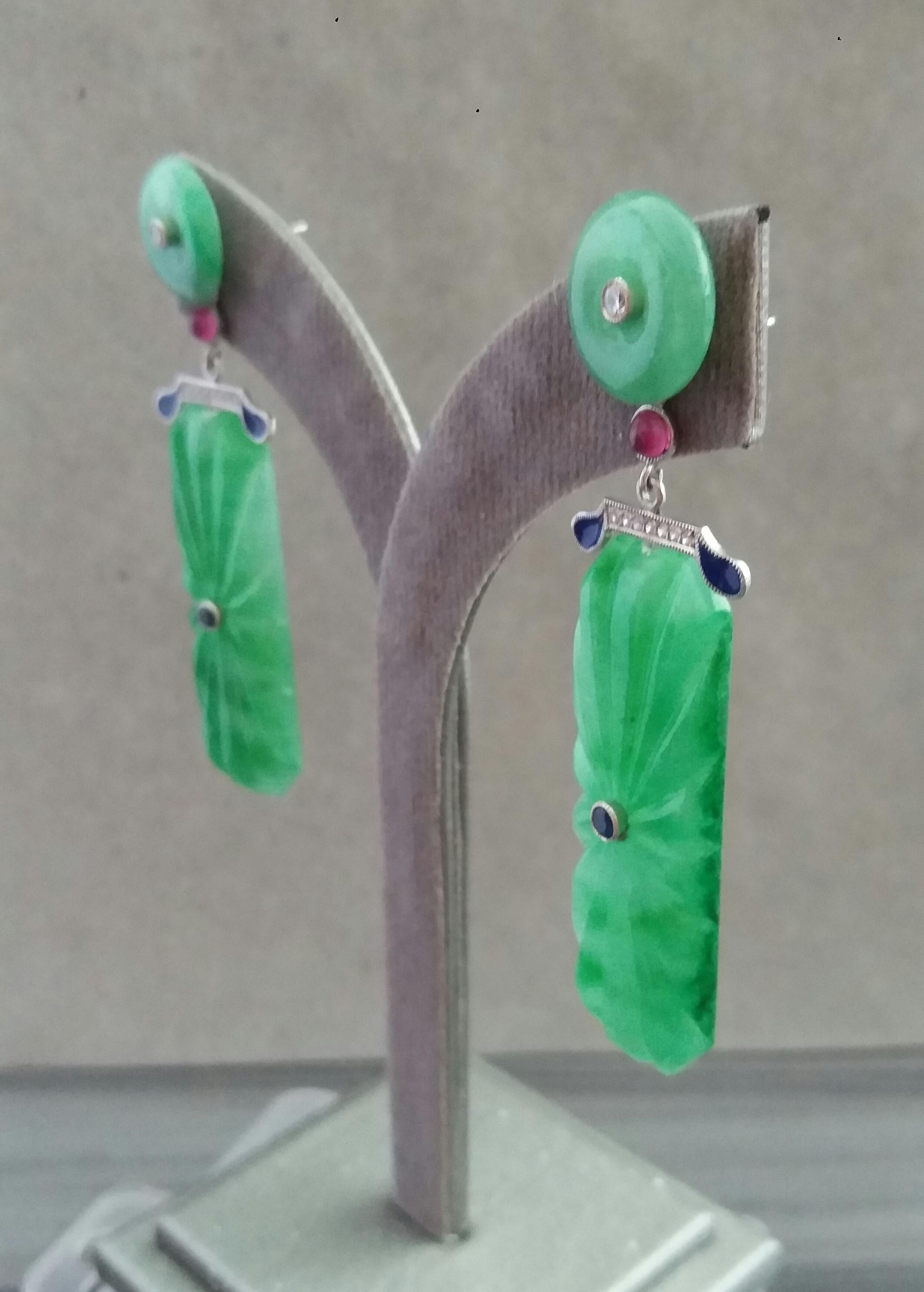Ohrringe im Art-déco-Stil aus geschnitzter Jade in Gold mit Diamanten, Rubinen, blauen Saphiren und Emaille im Angebot 2