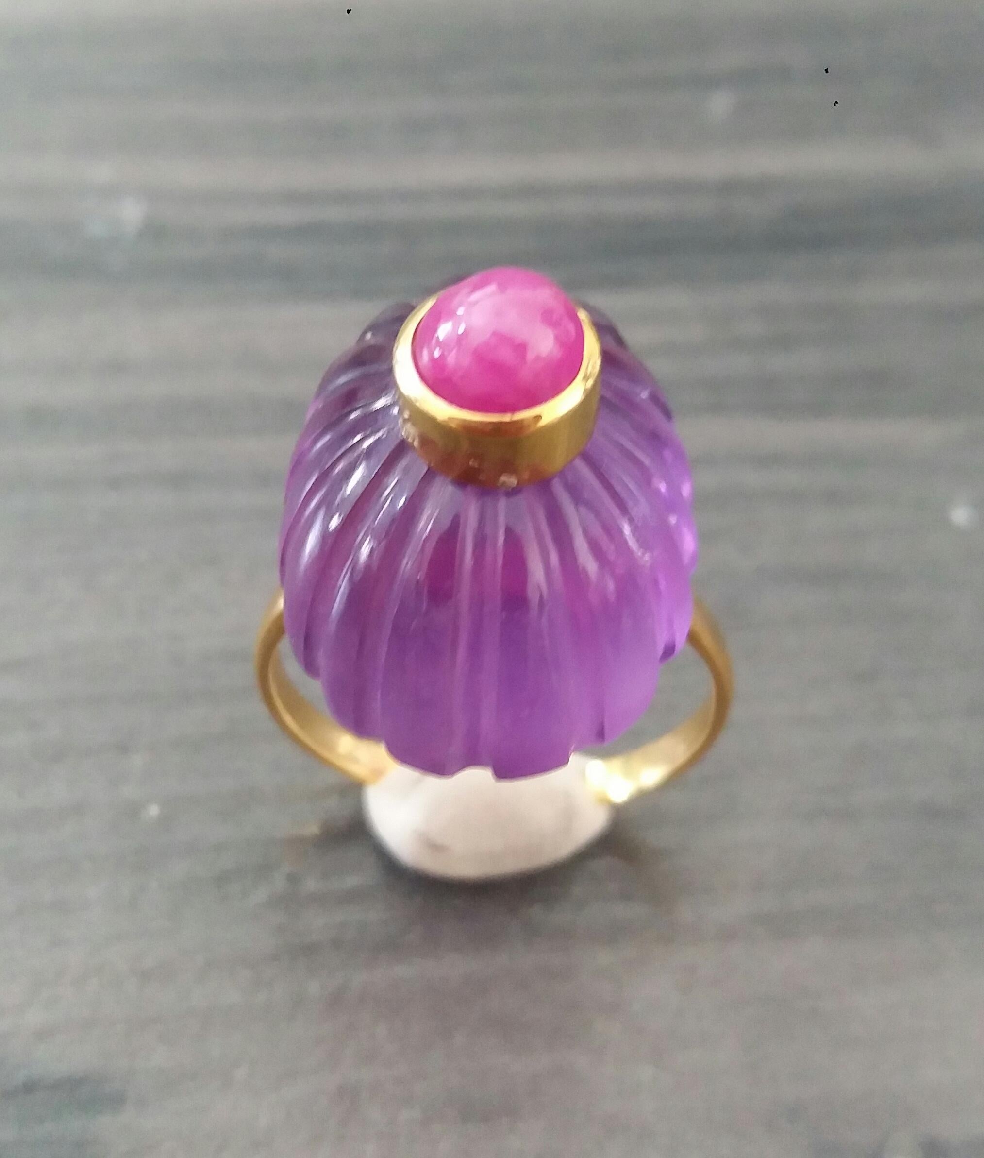 For Sale:  Art Deco Style Carved Oval Amethyst Round Ruby Cab 14k Yellow Gold Cocktail Ring 14