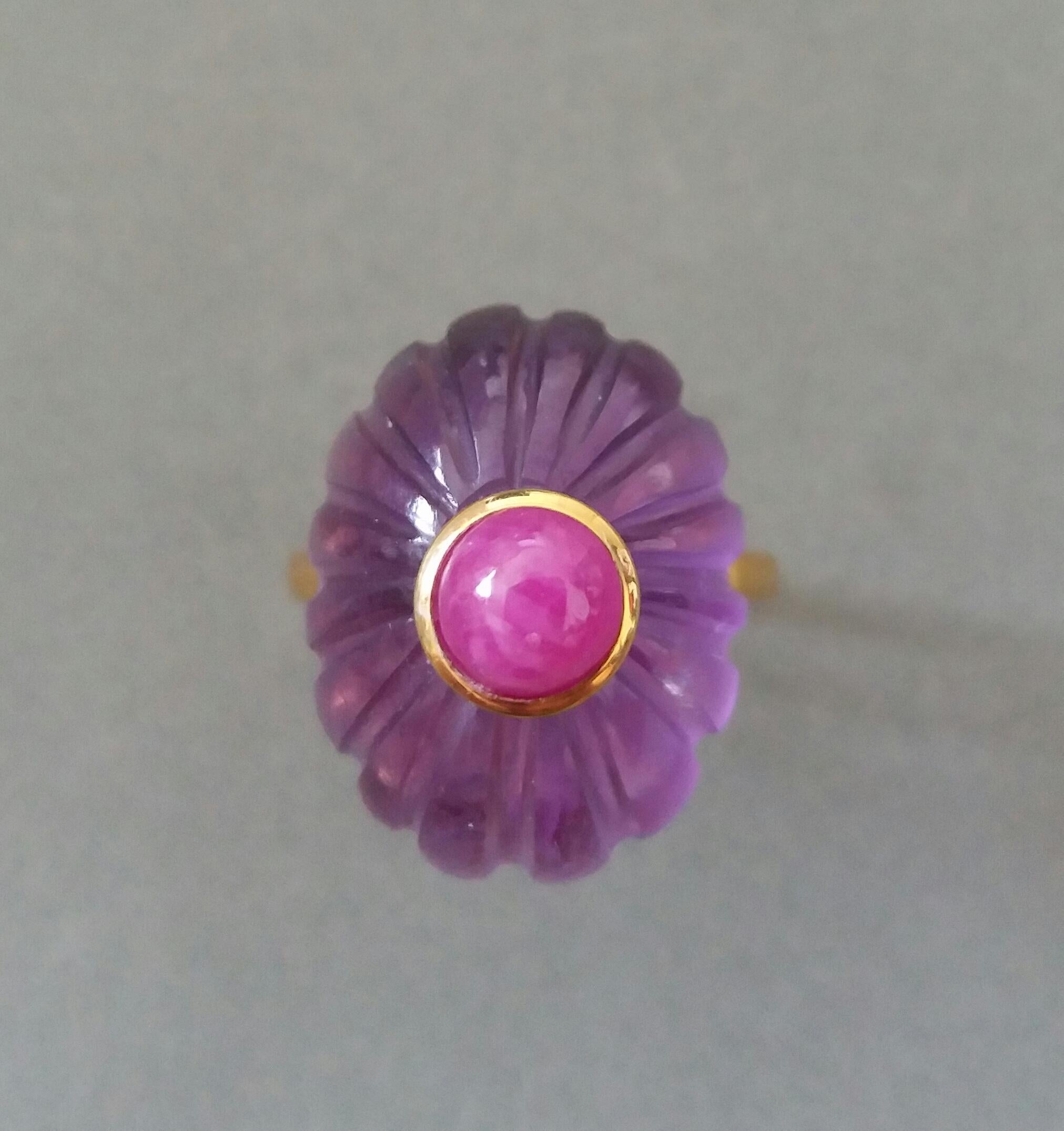 For Sale:  Art Deco Style Carved Oval Amethyst Round Ruby Cab 14k Yellow Gold Cocktail Ring 2