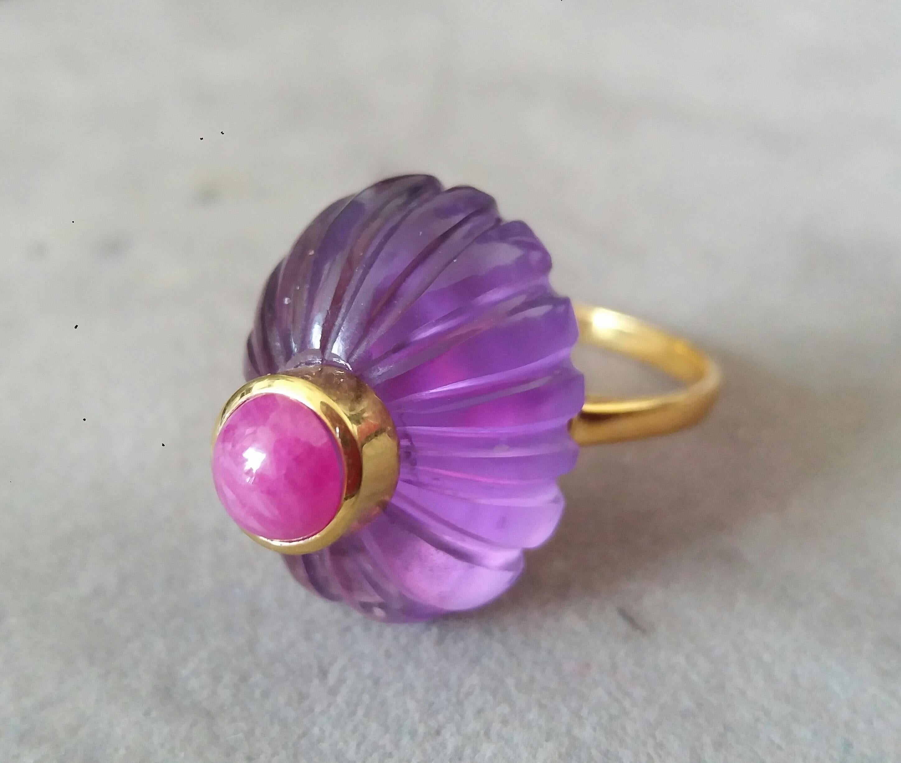 For Sale:  Art Deco Style Carved Oval Amethyst Round Ruby Cab 14k Yellow Gold Cocktail Ring 3