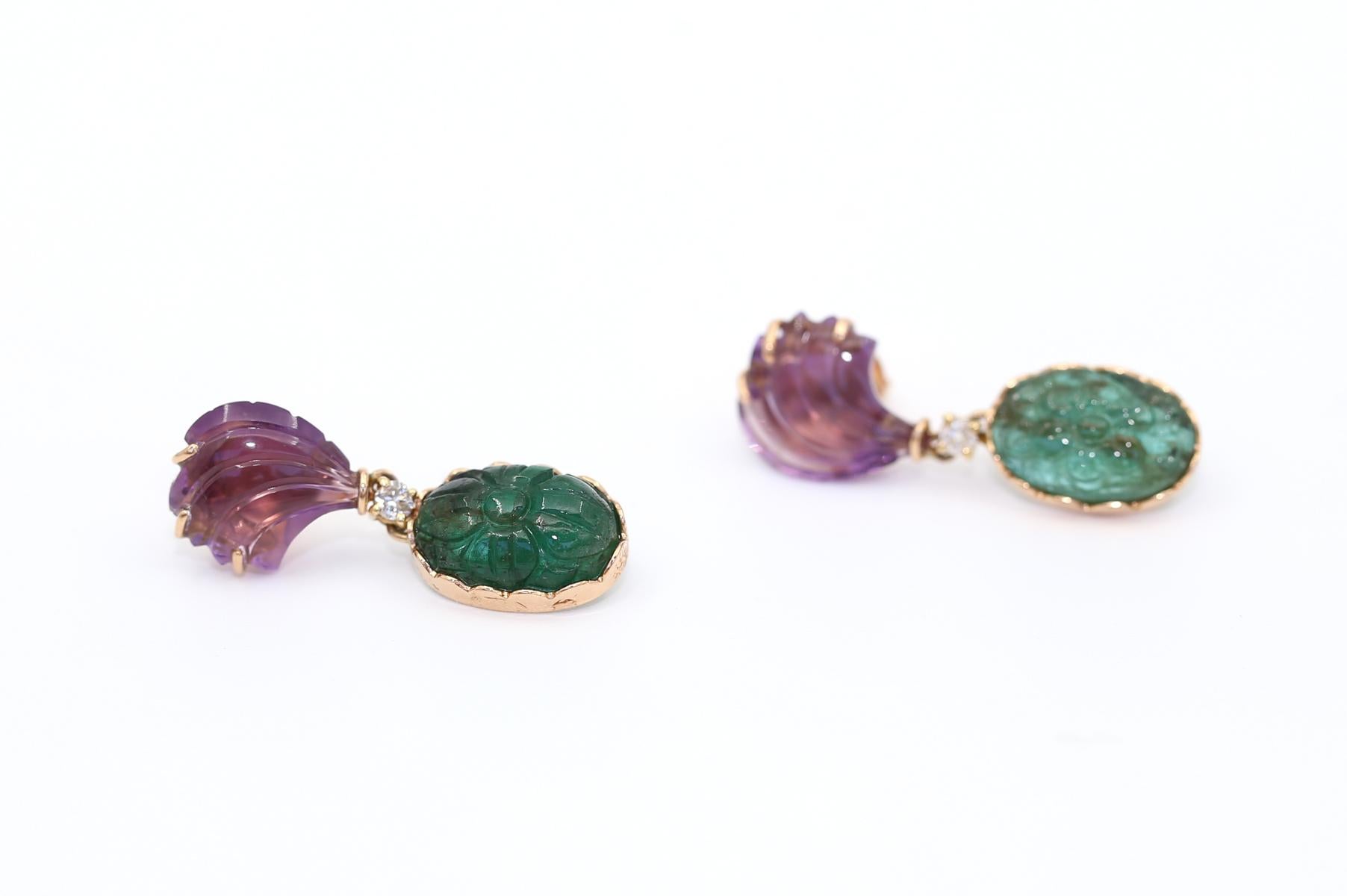 Emerald Cut Art Deco Style Carved Zambian Emerald Amethyst Earrings 18K Gold, 1975 For Sale
