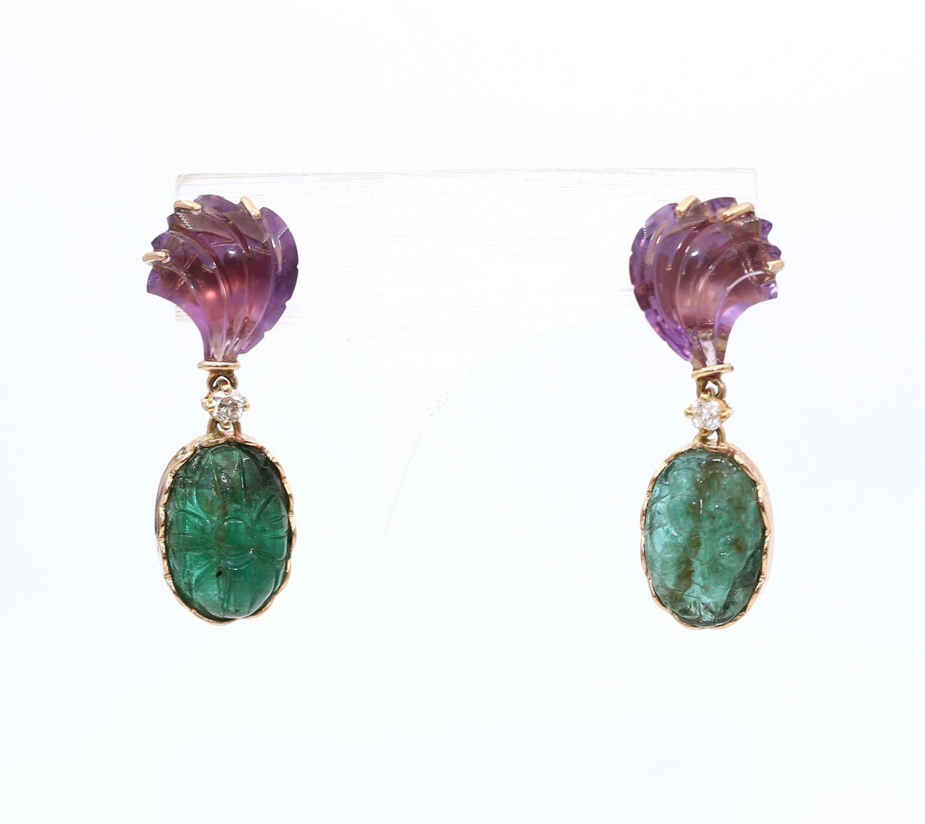 Women's Art Deco Style Carved Zambian Emerald Amethyst Earrings 18K Gold, 1975 For Sale