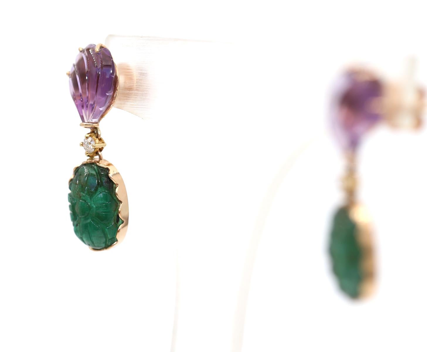 Art Deco Style Carved Zambian Emerald Amethyst Earrings 18K Gold, 1975 For Sale 2