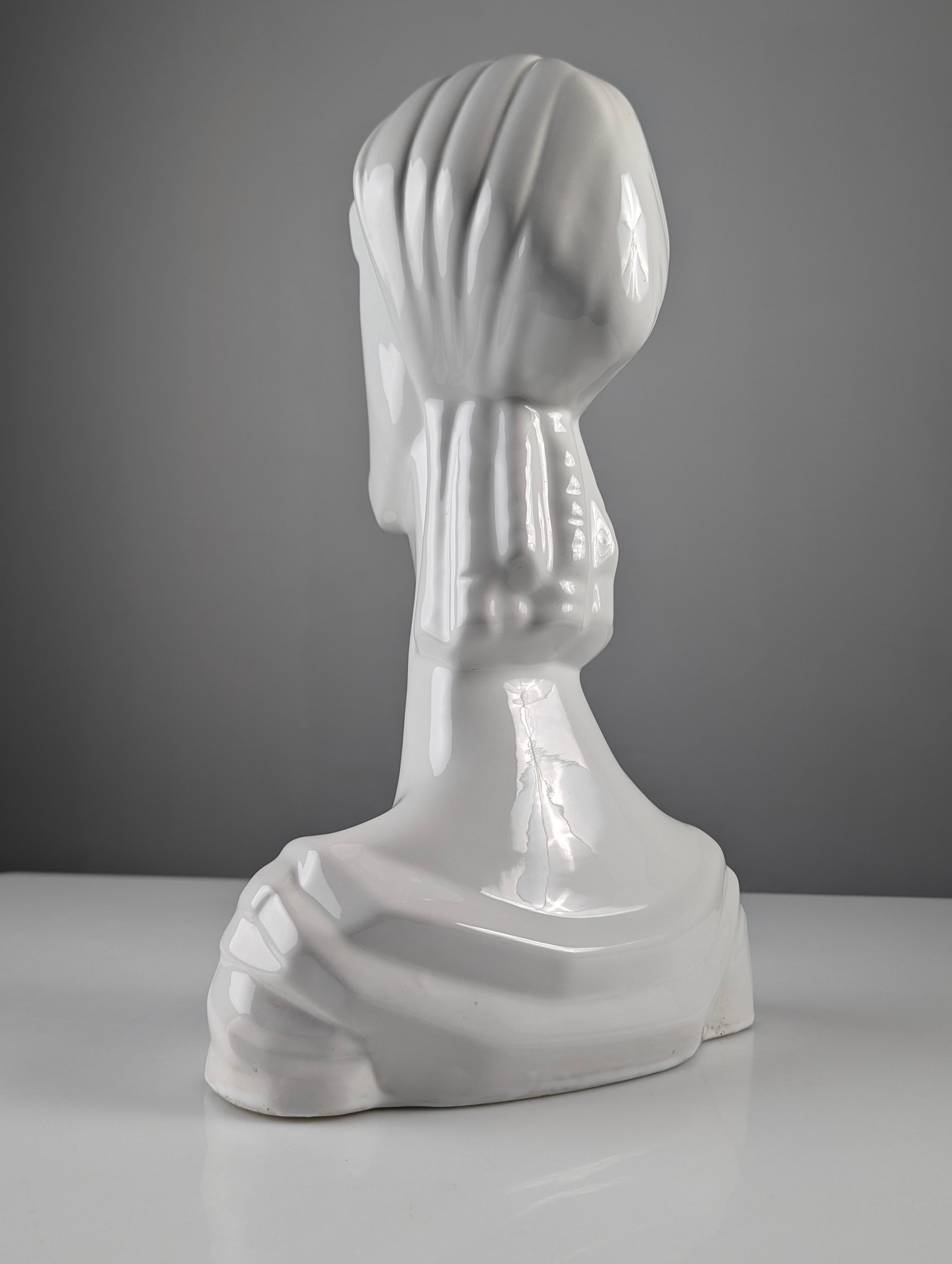 Buste de femme en céramique de style Art déco en vente 2