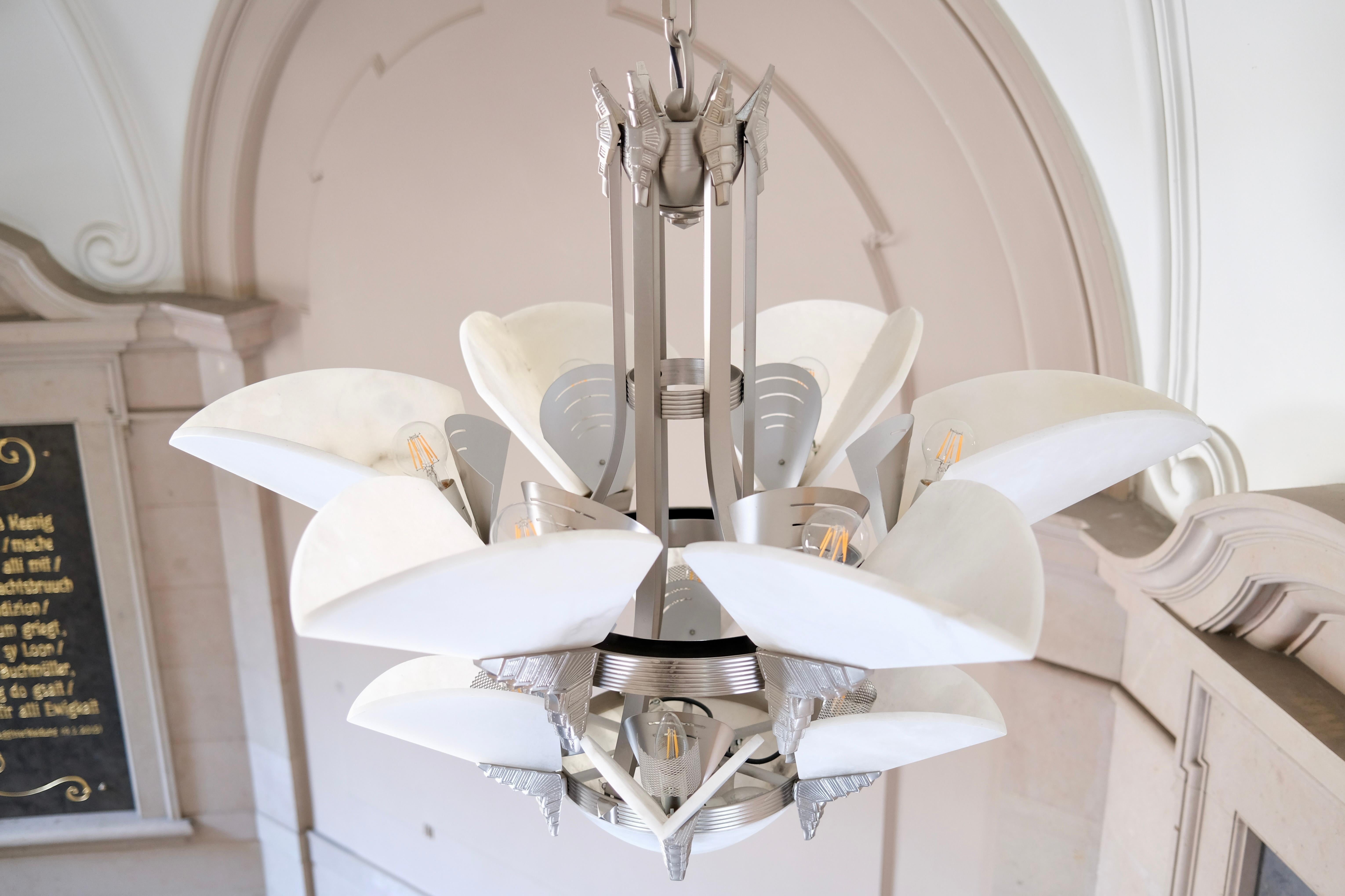 Art Deco Style Chandelier with Beak shaped Alabaster Bowls and Silver Matt Metal For Sale 11