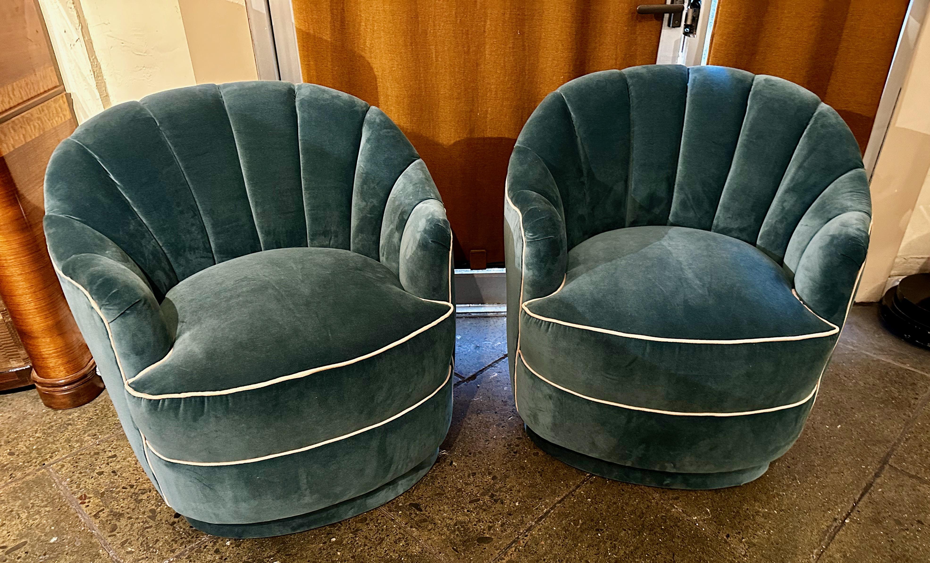 Art Deco Stil Kanal zurück gepolstert Samt Stühle auf Rollen (amerikanisch) im Angebot