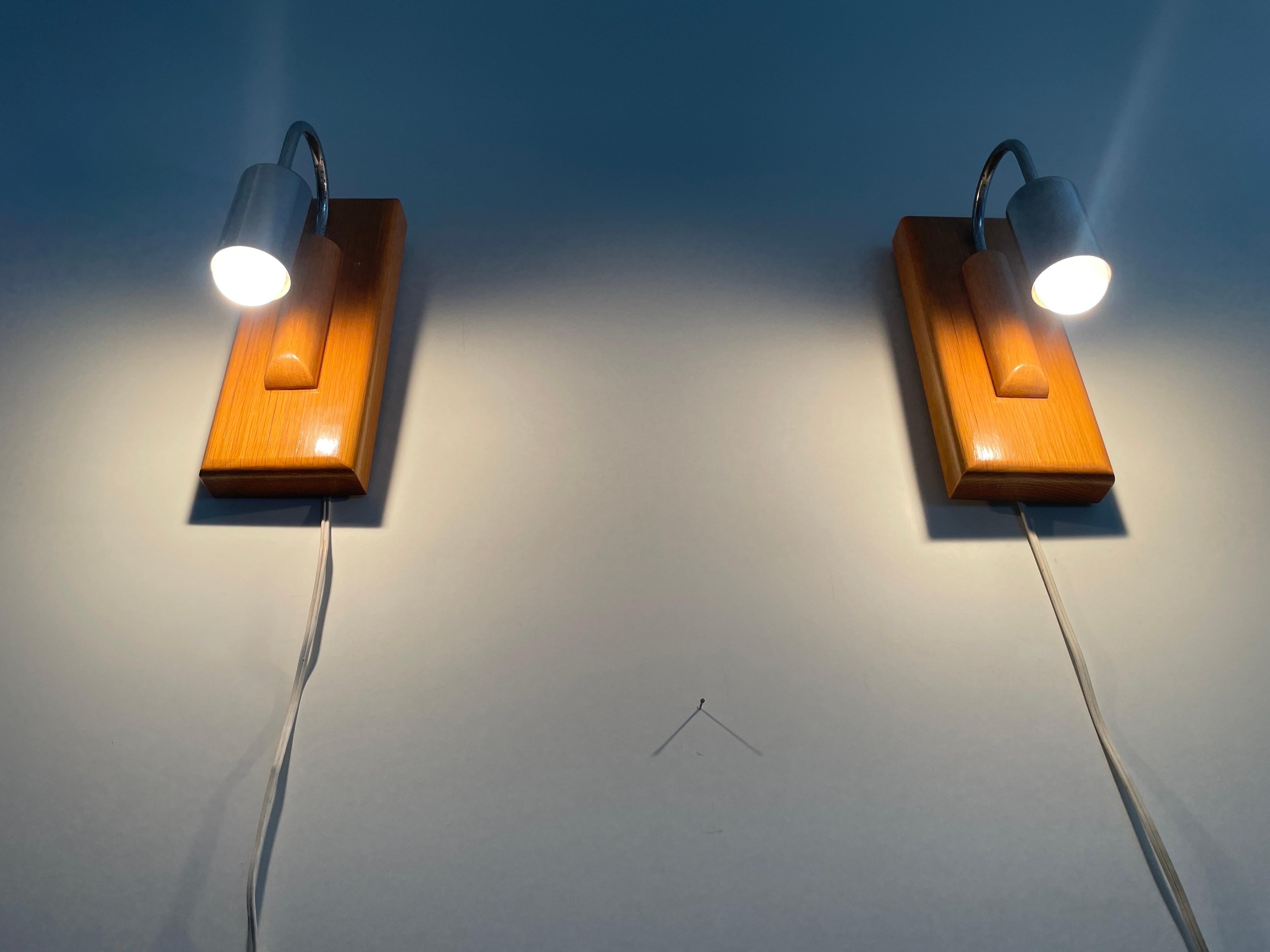Paire d'appliques de style Art déco en chrome et bois, années 1960, Italie en vente 3