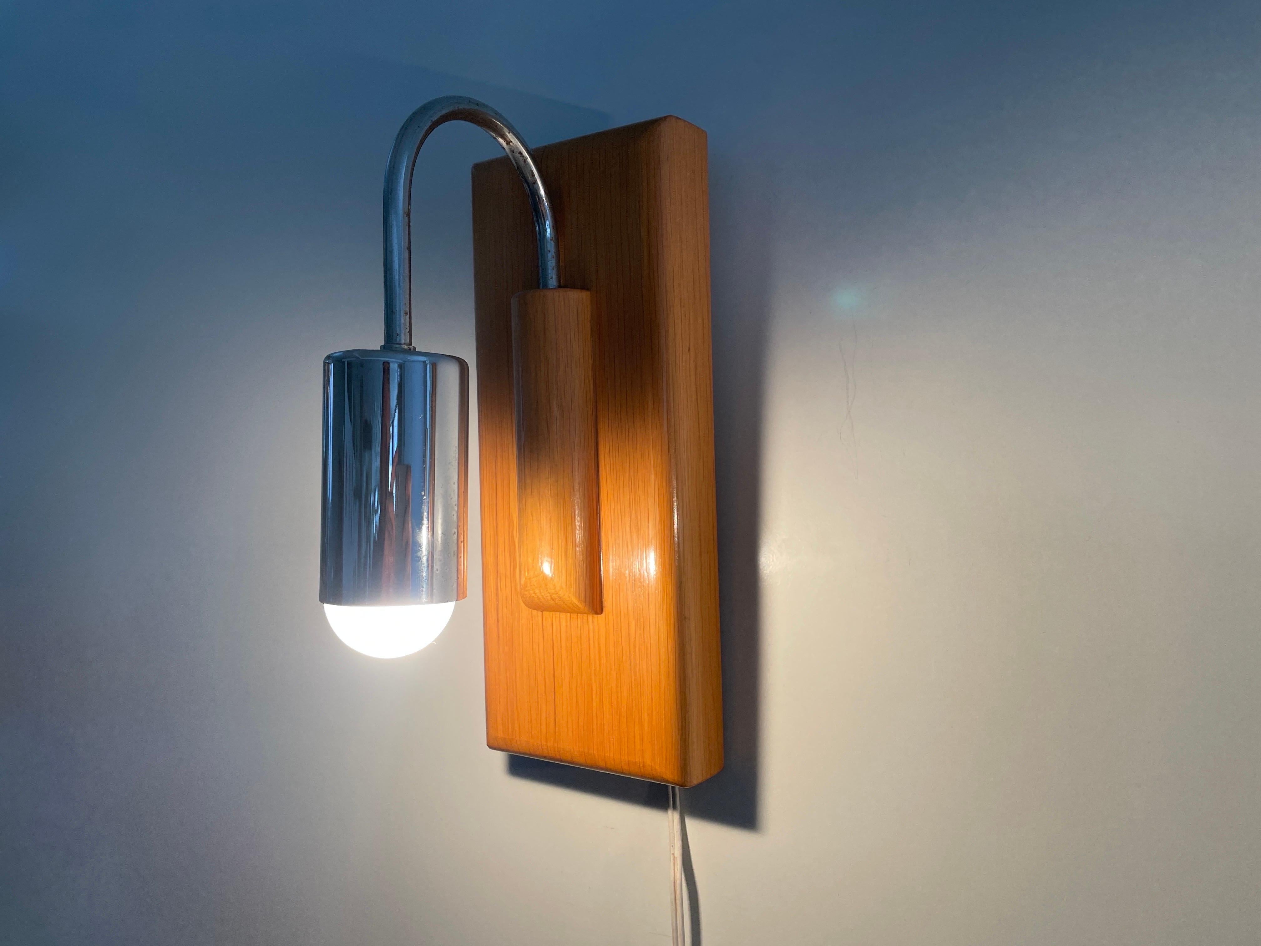Paire d'appliques de style Art déco en chrome et bois, années 1960, Italie en vente 6