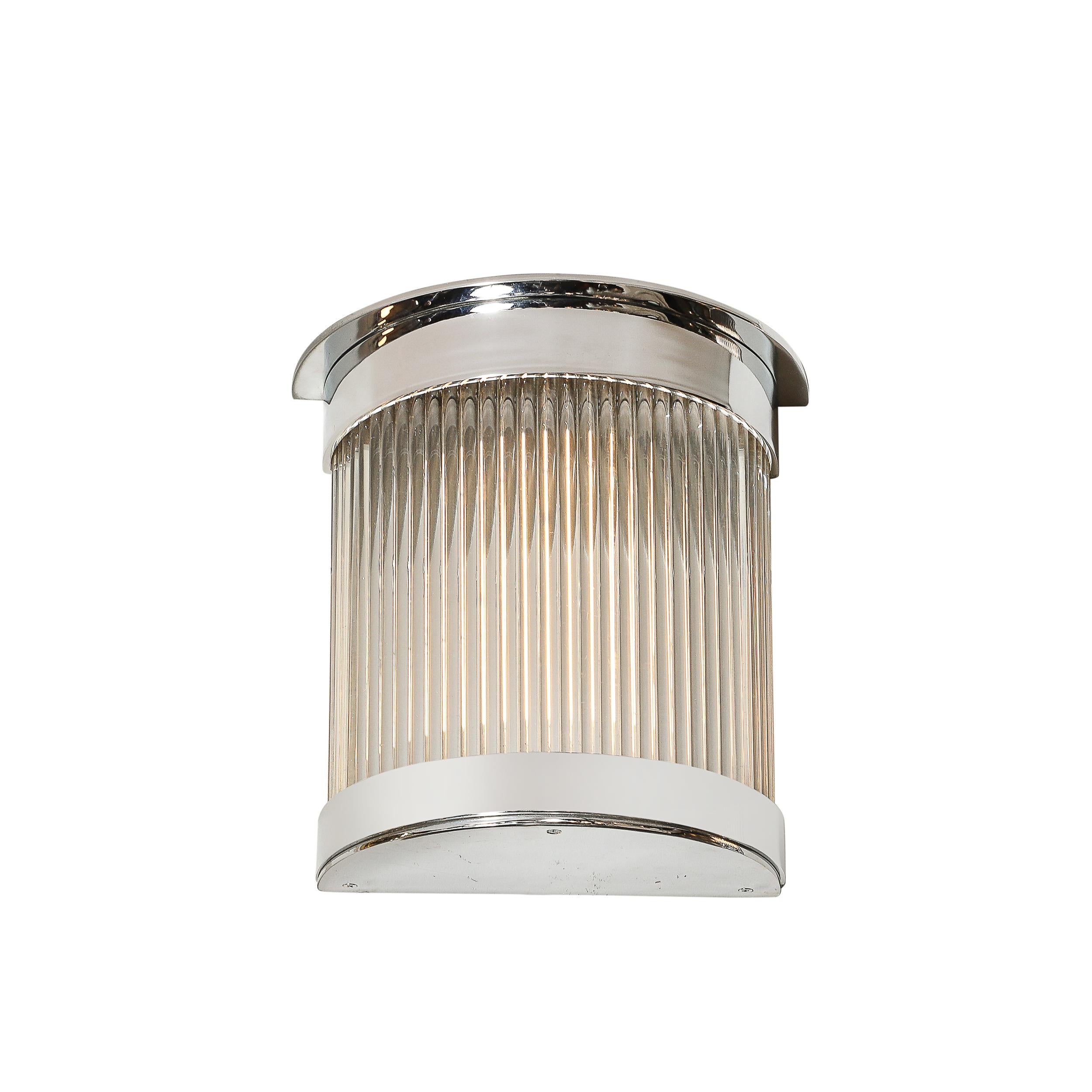 Américain Appliques à tige en chrome et verre de style Art déco en vente