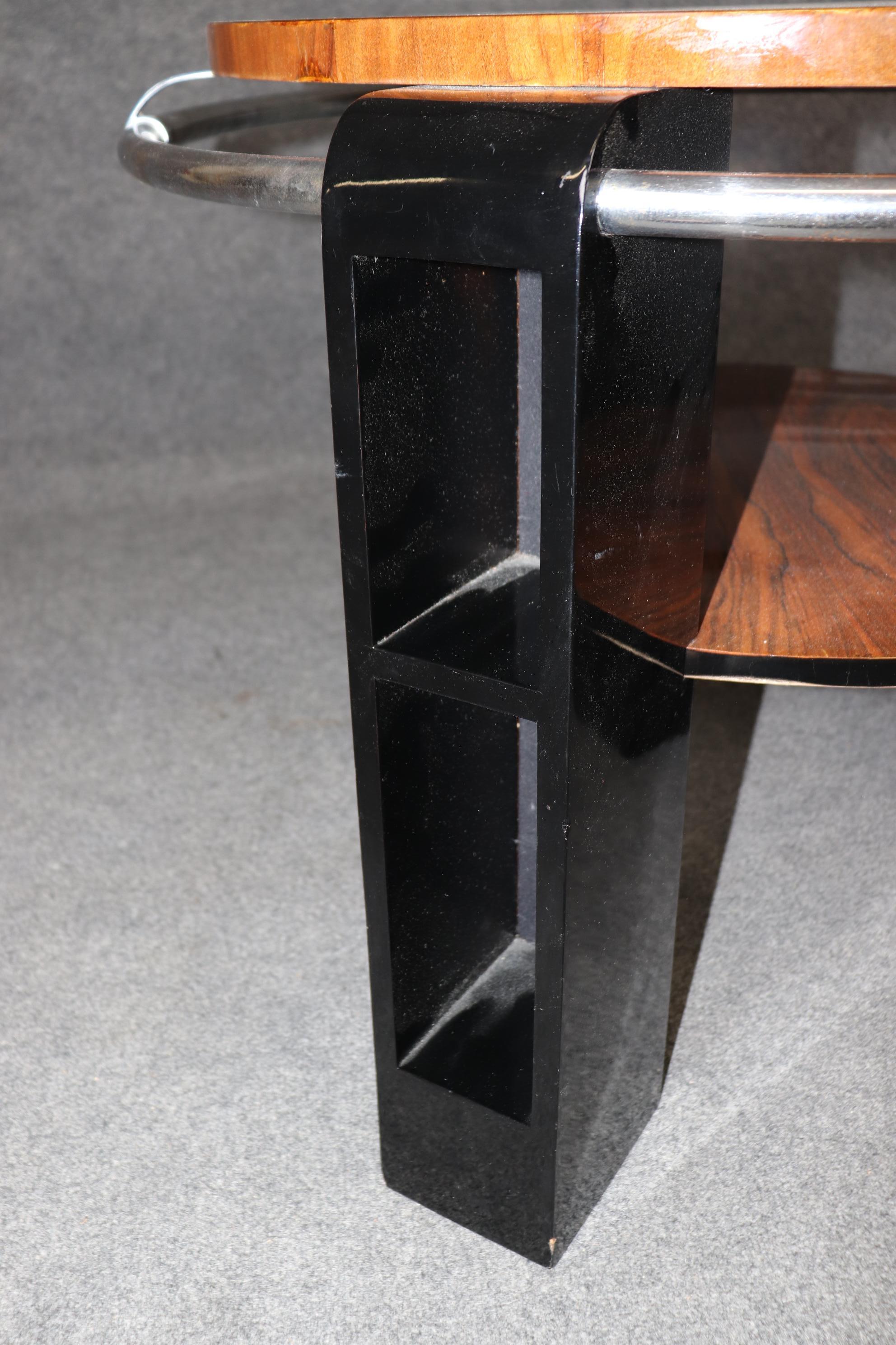 Art Deco Stil Circassian Nussbaum und Ebonized Lack Center Couchtisch (Stahl) im Angebot