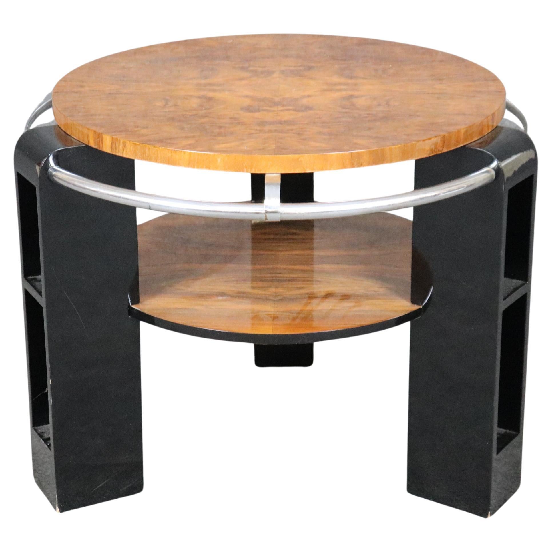 Art Deco Stil Circassian Nussbaum und Ebonized Lack Center Couchtisch im Angebot
