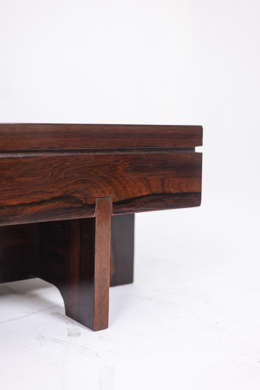 20ième siècle Table basse de style Art Déco en bois de rose. 1970s. en vente