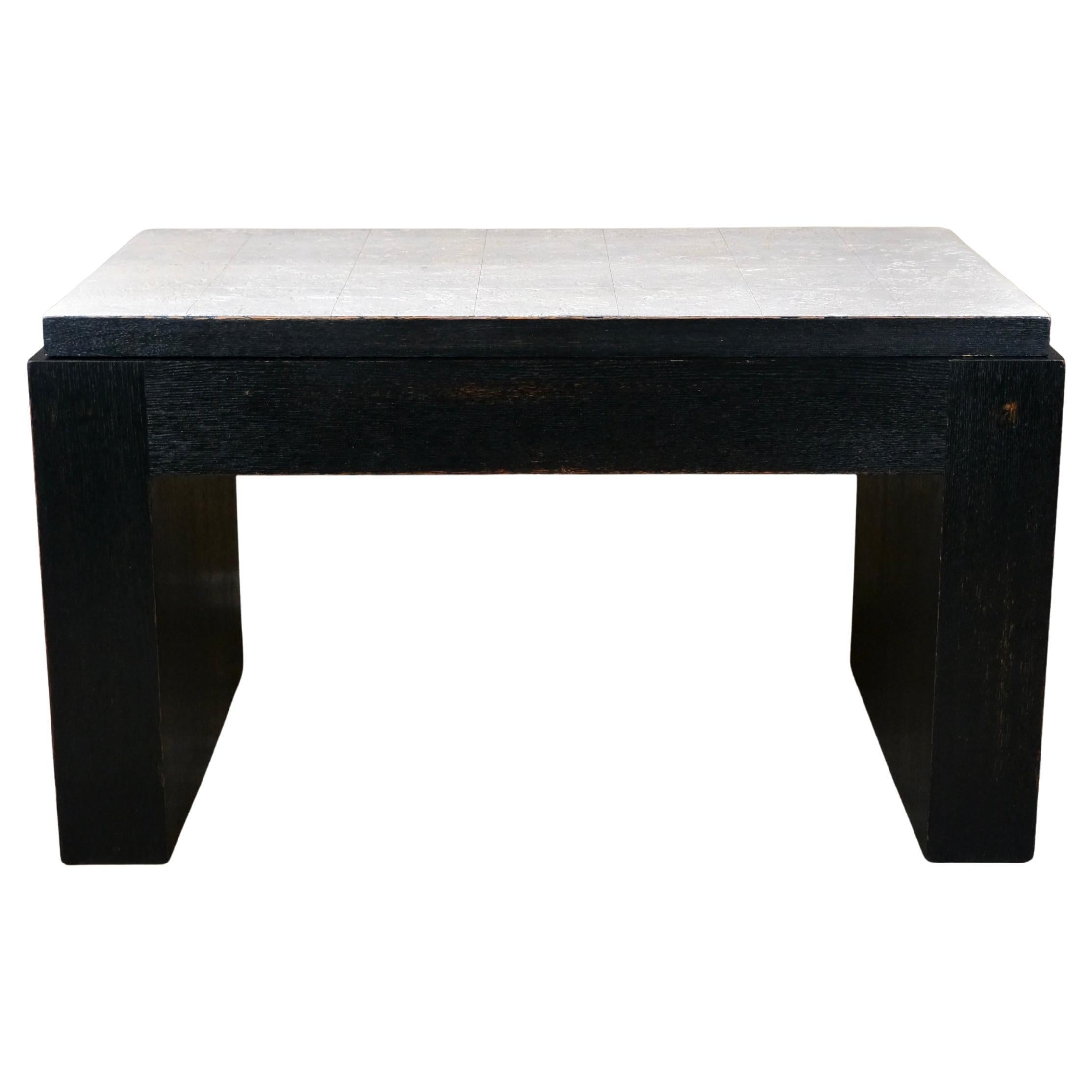 Français Table basse de style Art déco avec boîte à cigares, dans le style de Jean Dunand, France en vente