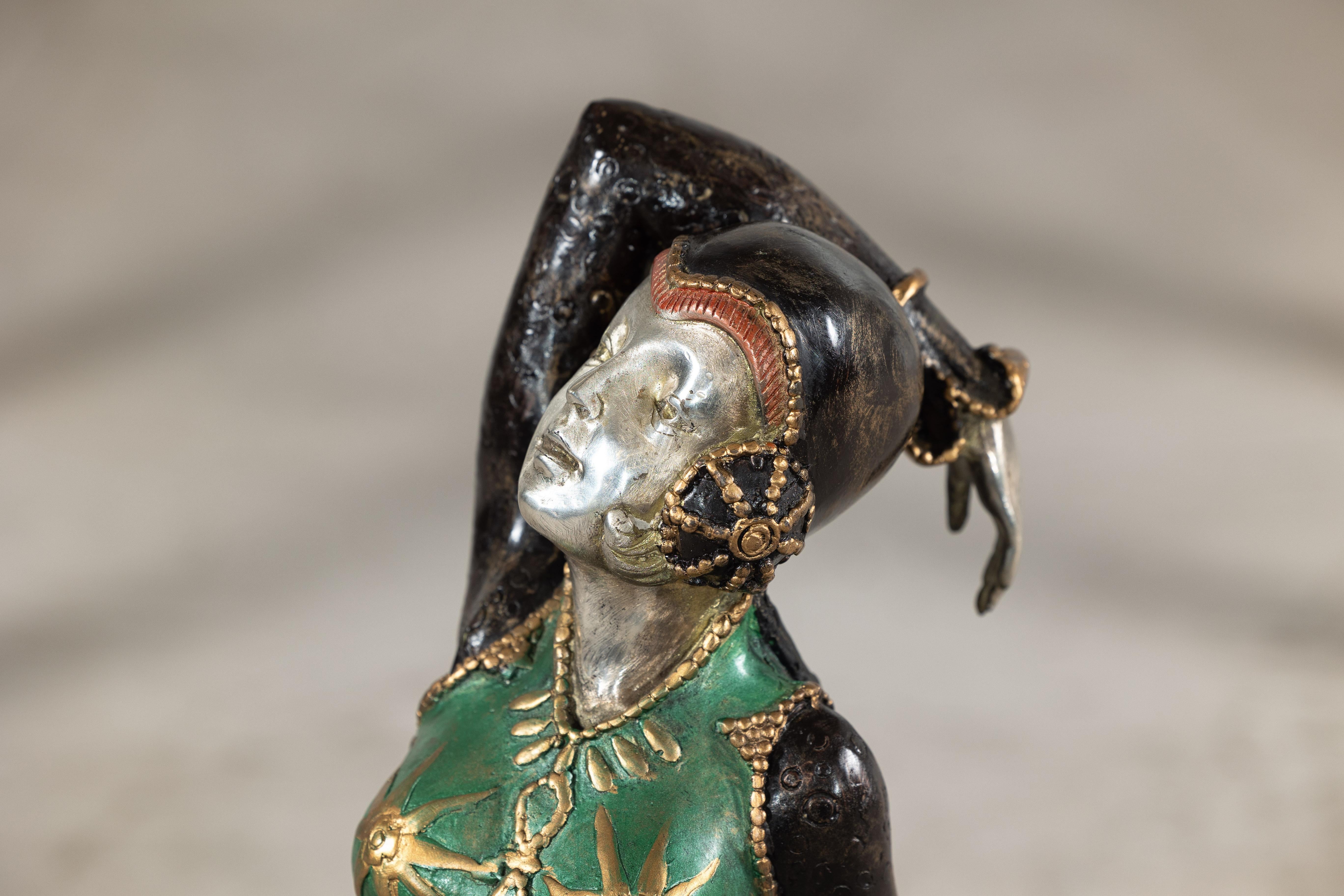 Sculpture de danseuse peinte à froid de style Art déco d'après Demetre Chiparus en vente 9