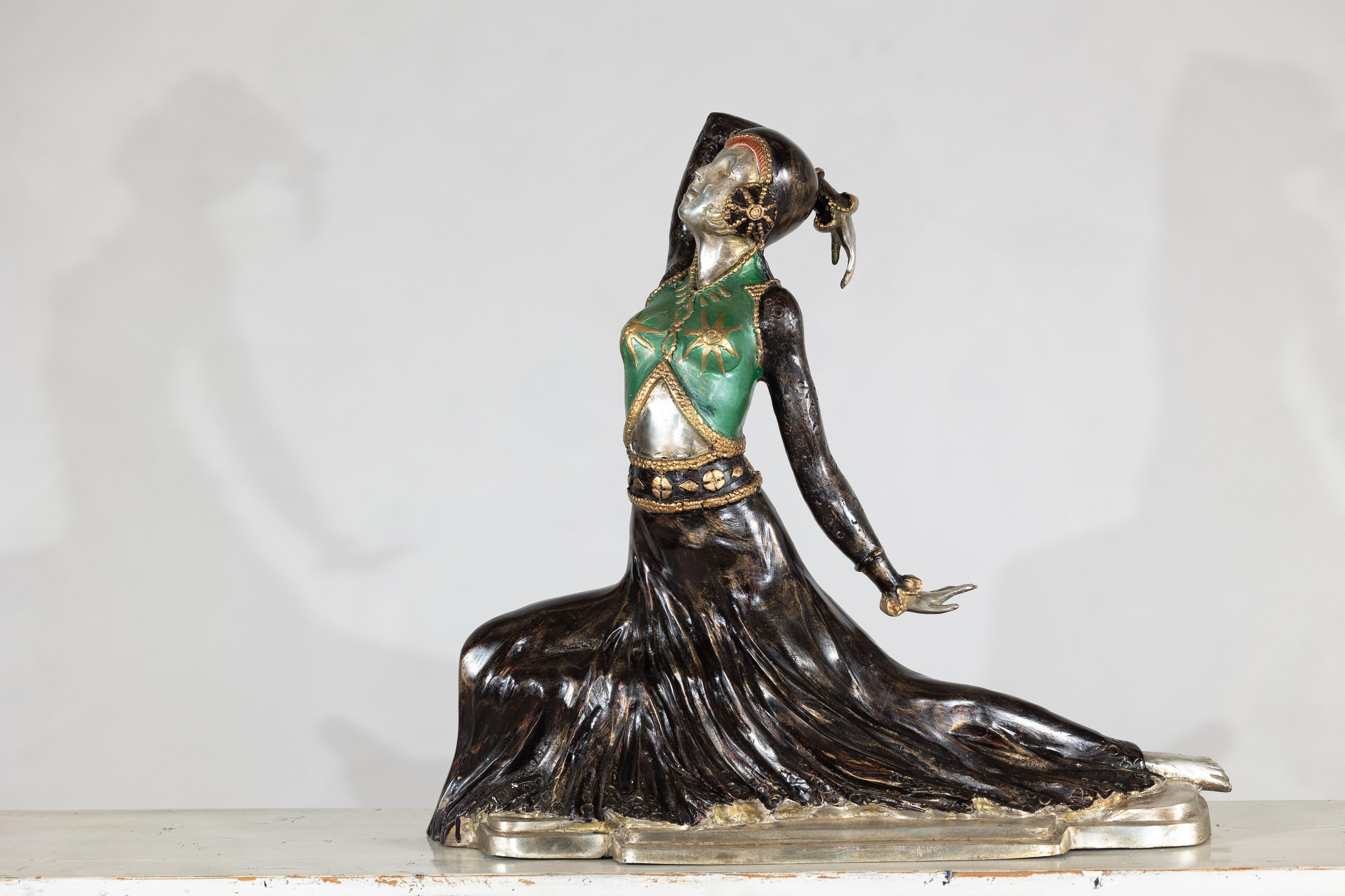 Peint à froid Sculpture de danseuse peinte à froid de style Art déco d'après Demetre Chiparus en vente